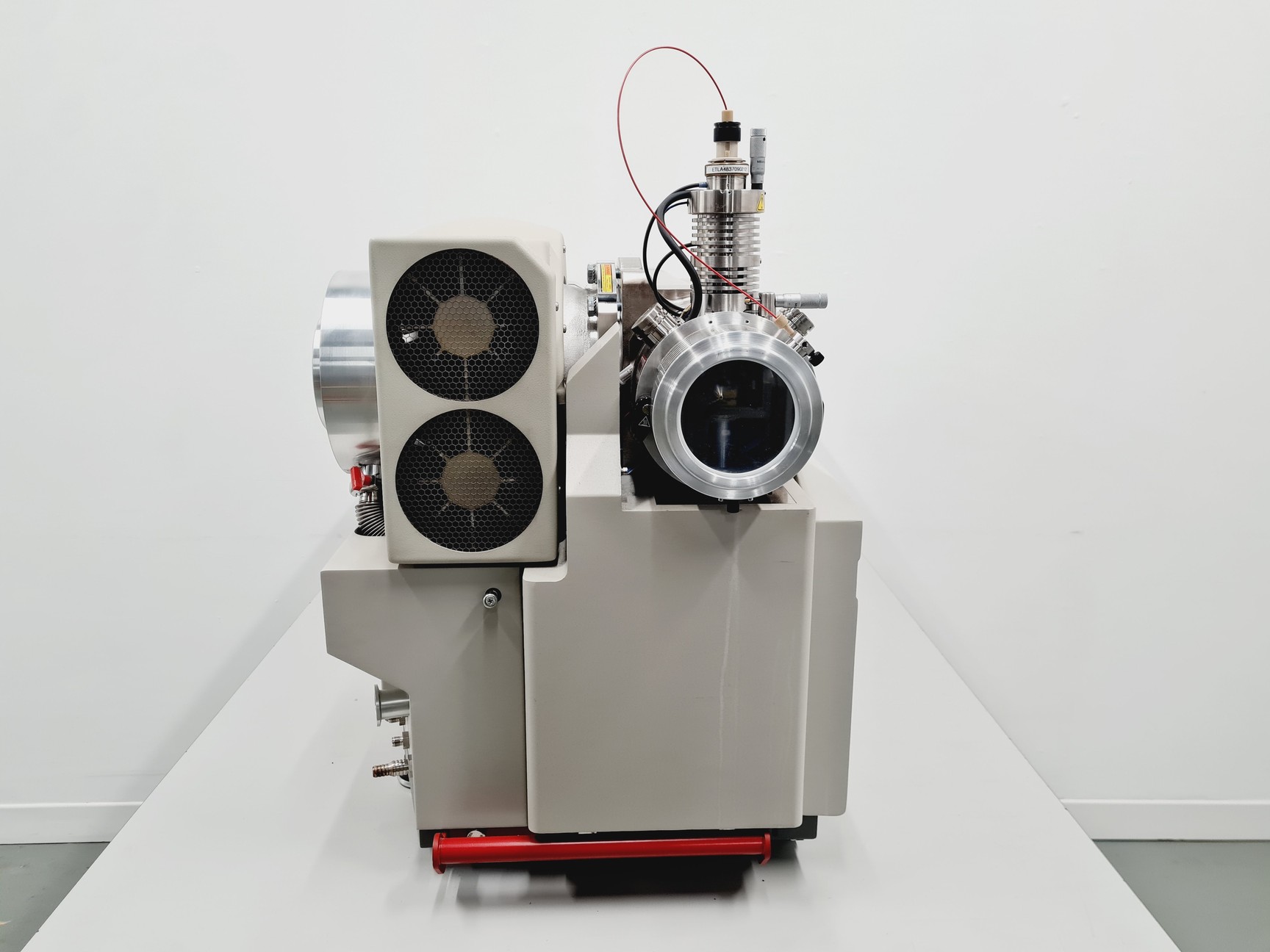 Image of Shimadzu UFLC XR Prominence System with AB MDS SCIEX API 4000 LC/MS/MS