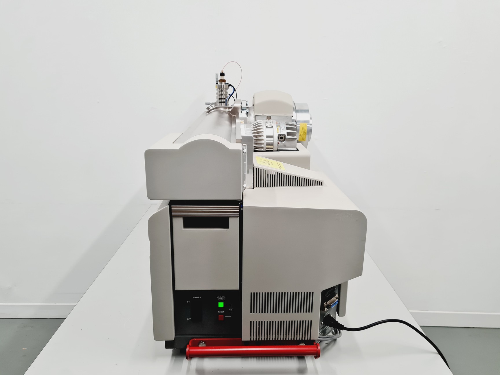Image of Shimadzu UFLC XR Prominence System with AB MDS SCIEX API 4000 LC/MS/MS