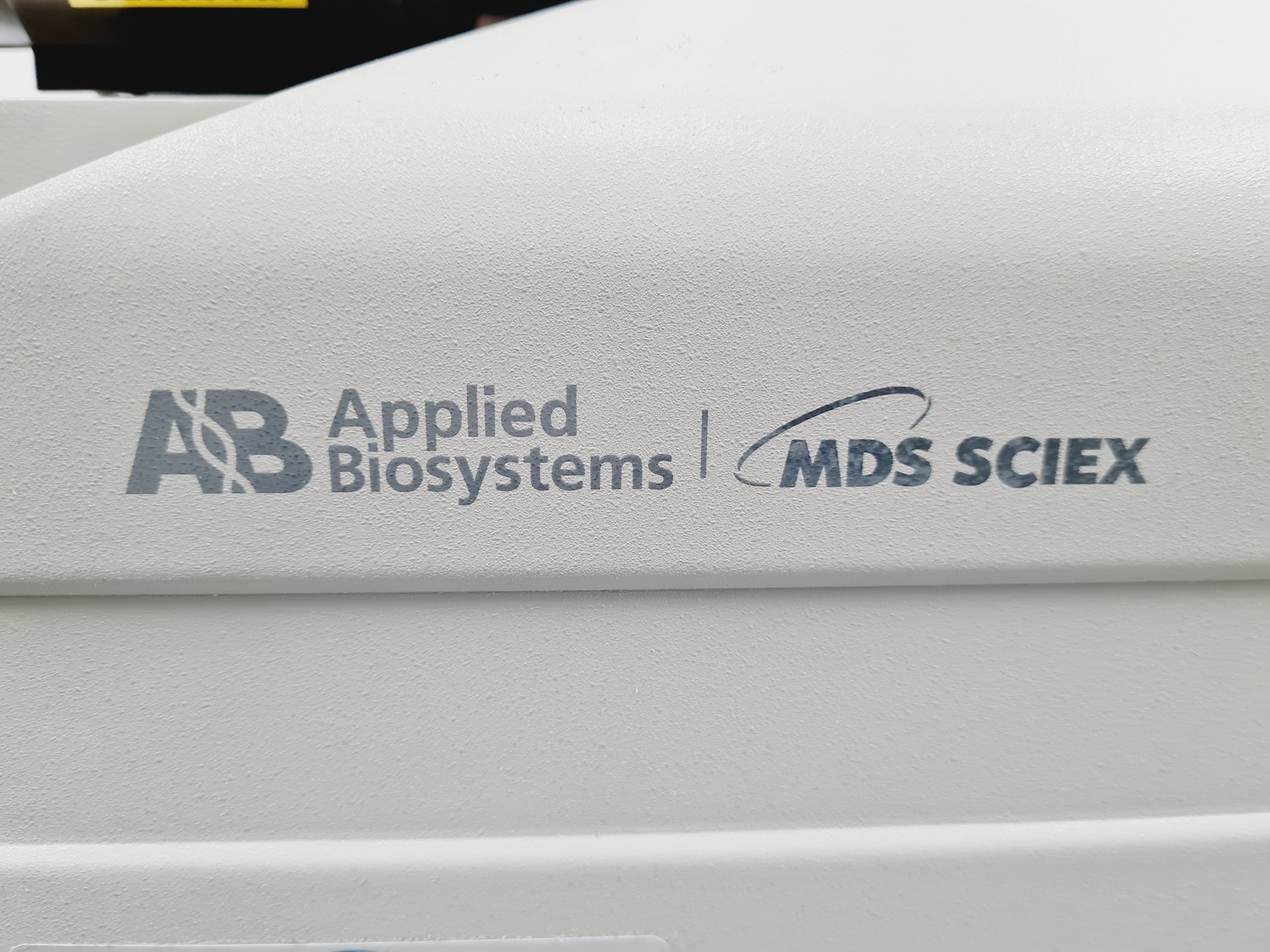 Image of Shimadzu UFLC XR Prominence System with AB MDS SCIEX API 4000 LC/MS/MS