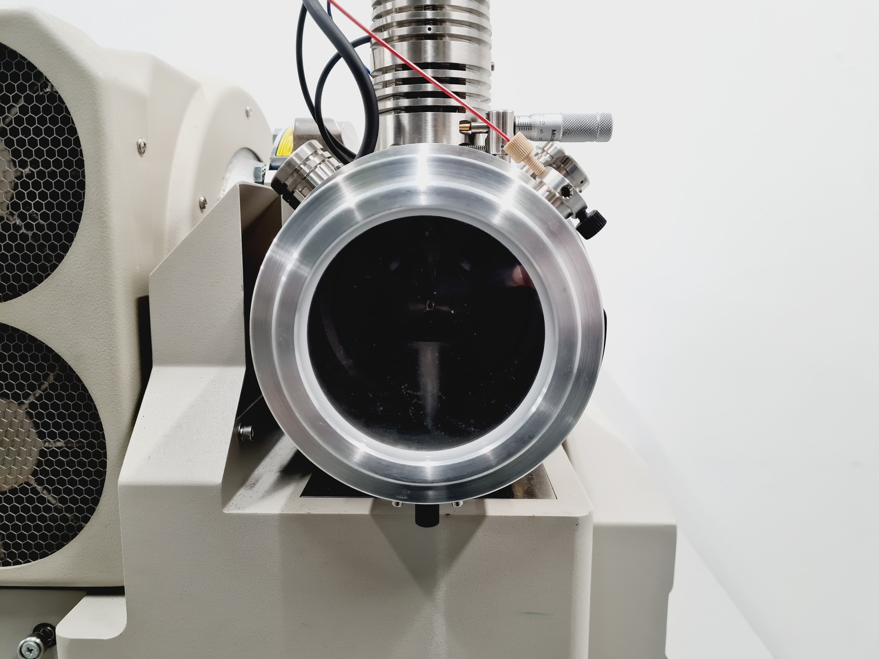 Image of Shimadzu UFLC XR Prominence System with AB MDS SCIEX API 4000 LC/MS/MS