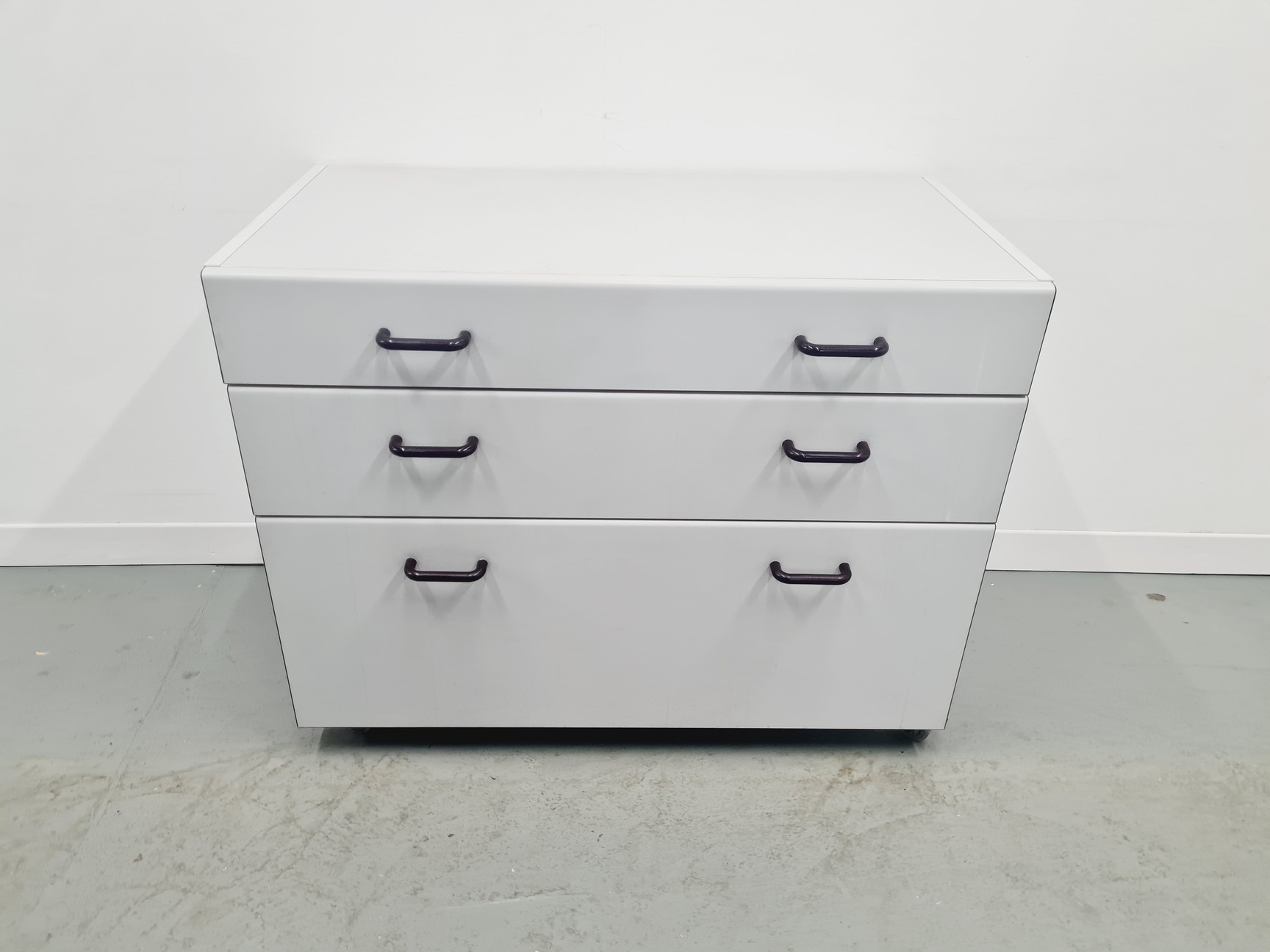 Image of Set of 5 S+B Under Bench Storage 3 Drawer Chests Lab