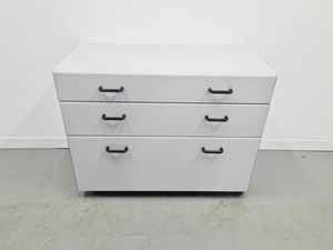 Thumbnail image of Set of 5 S+B Under Bench Storage 3 Drawer Chests Lab