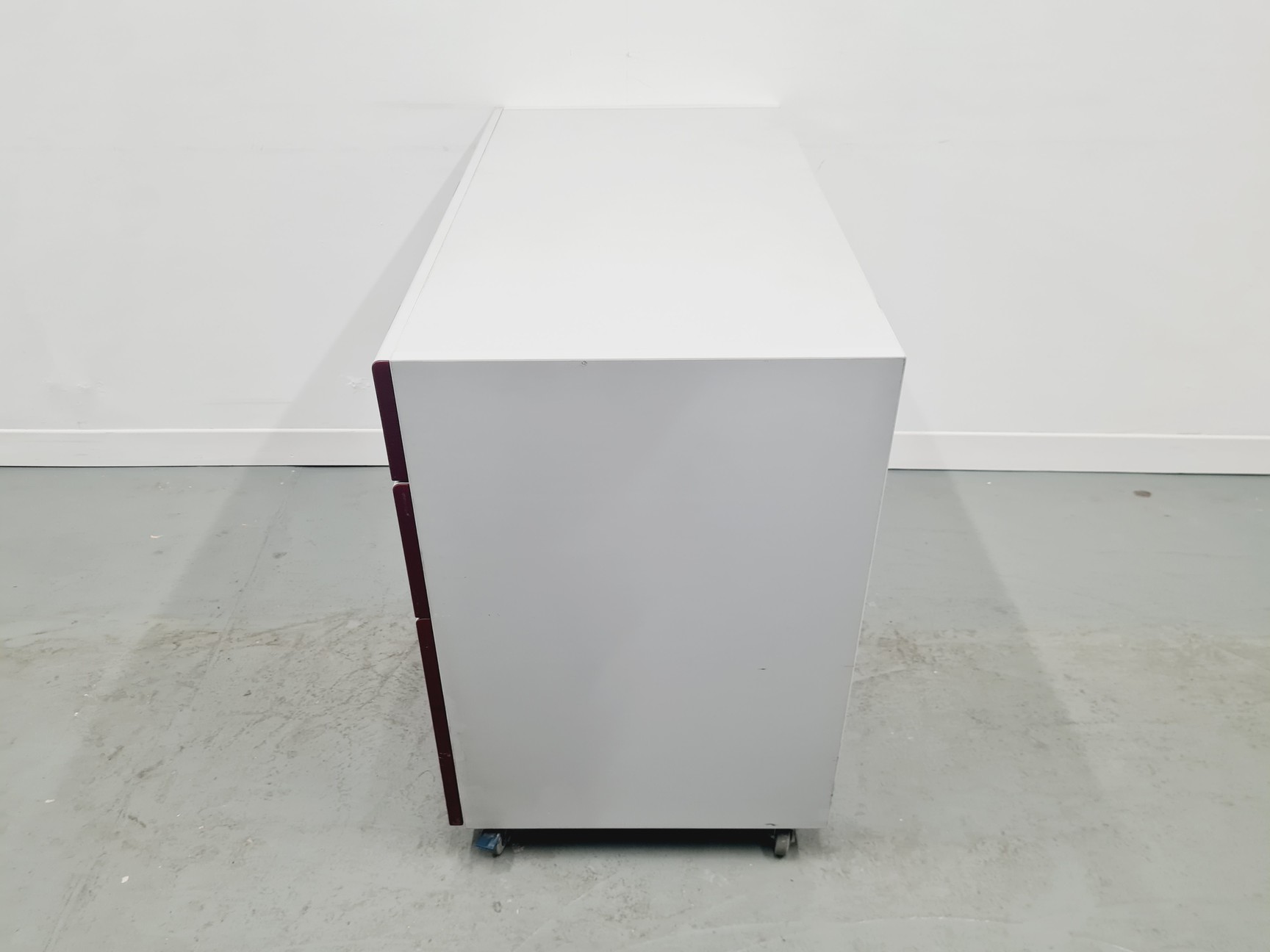 Image of Set of 5 S+B Under Bench Storage 3 Drawer Chests Lab