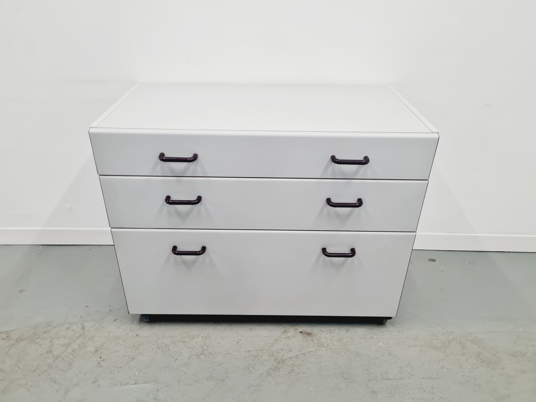 Image of Set of 5 S+B Under Bench Lab Storage 3 Drawer Chests