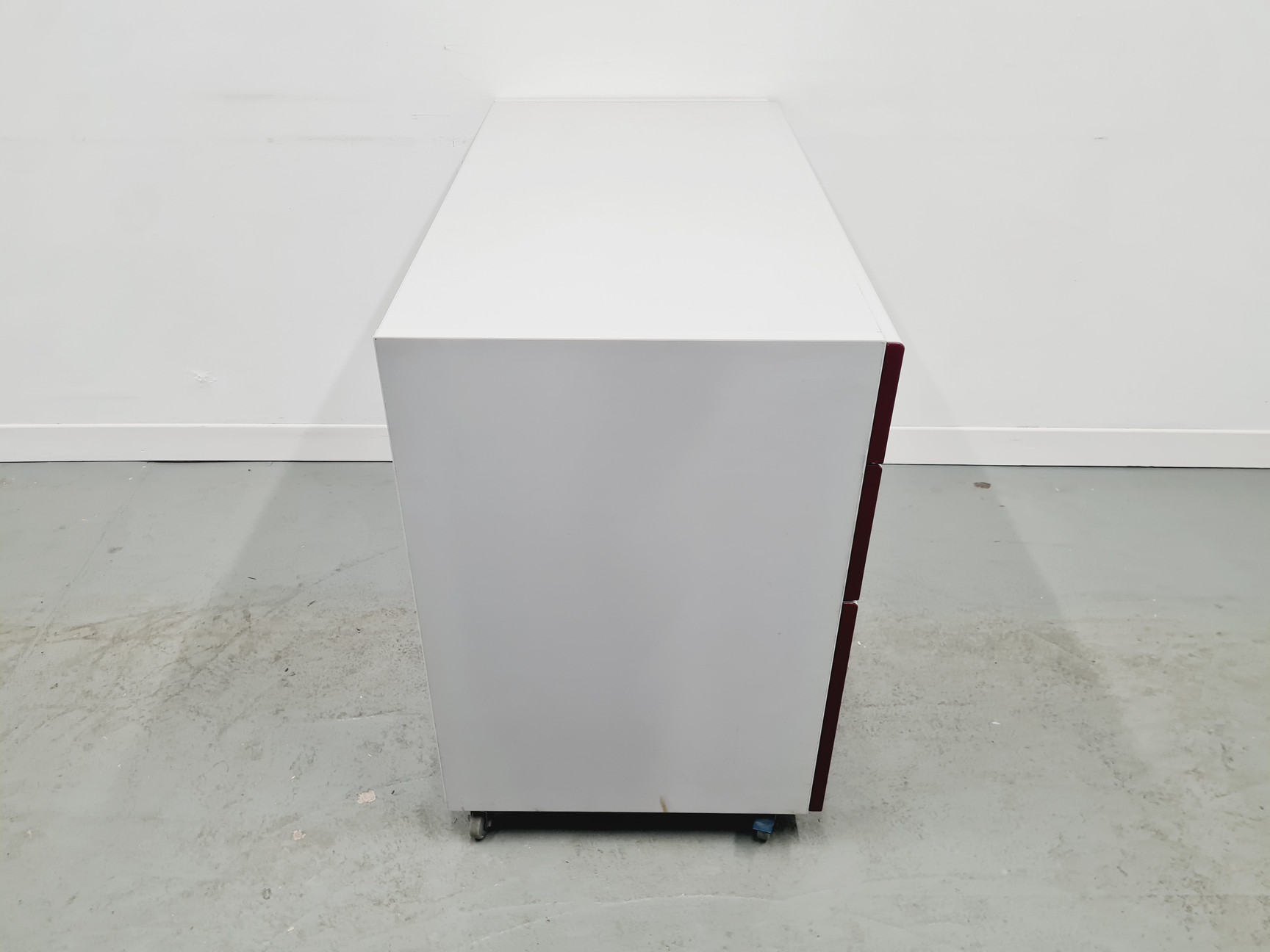 Image of Set of 5 S+B Under Bench Lab Storage 3 Drawer Chests