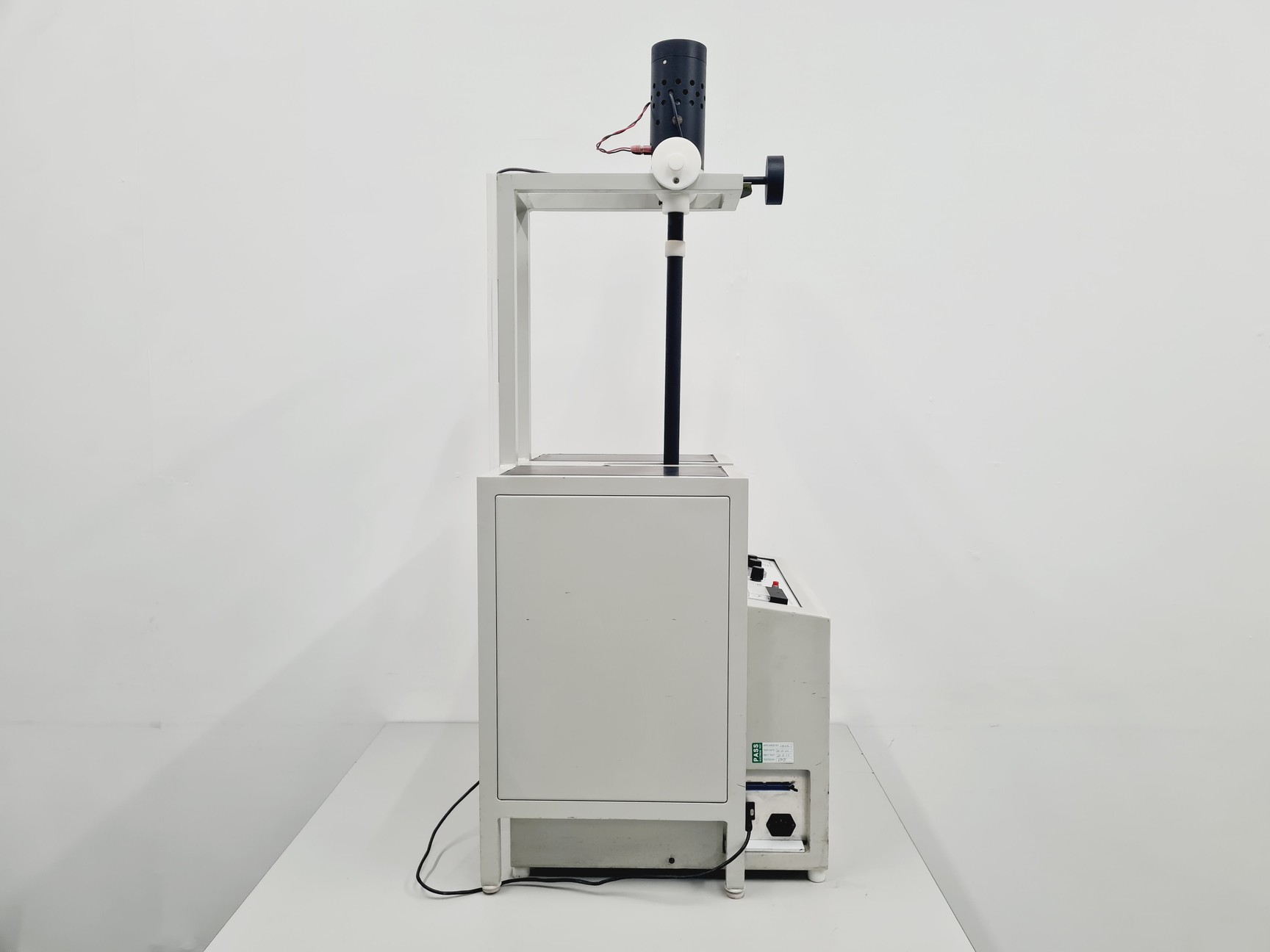 Image of Molspin Nuvo Vibrating Sample Magnetometer