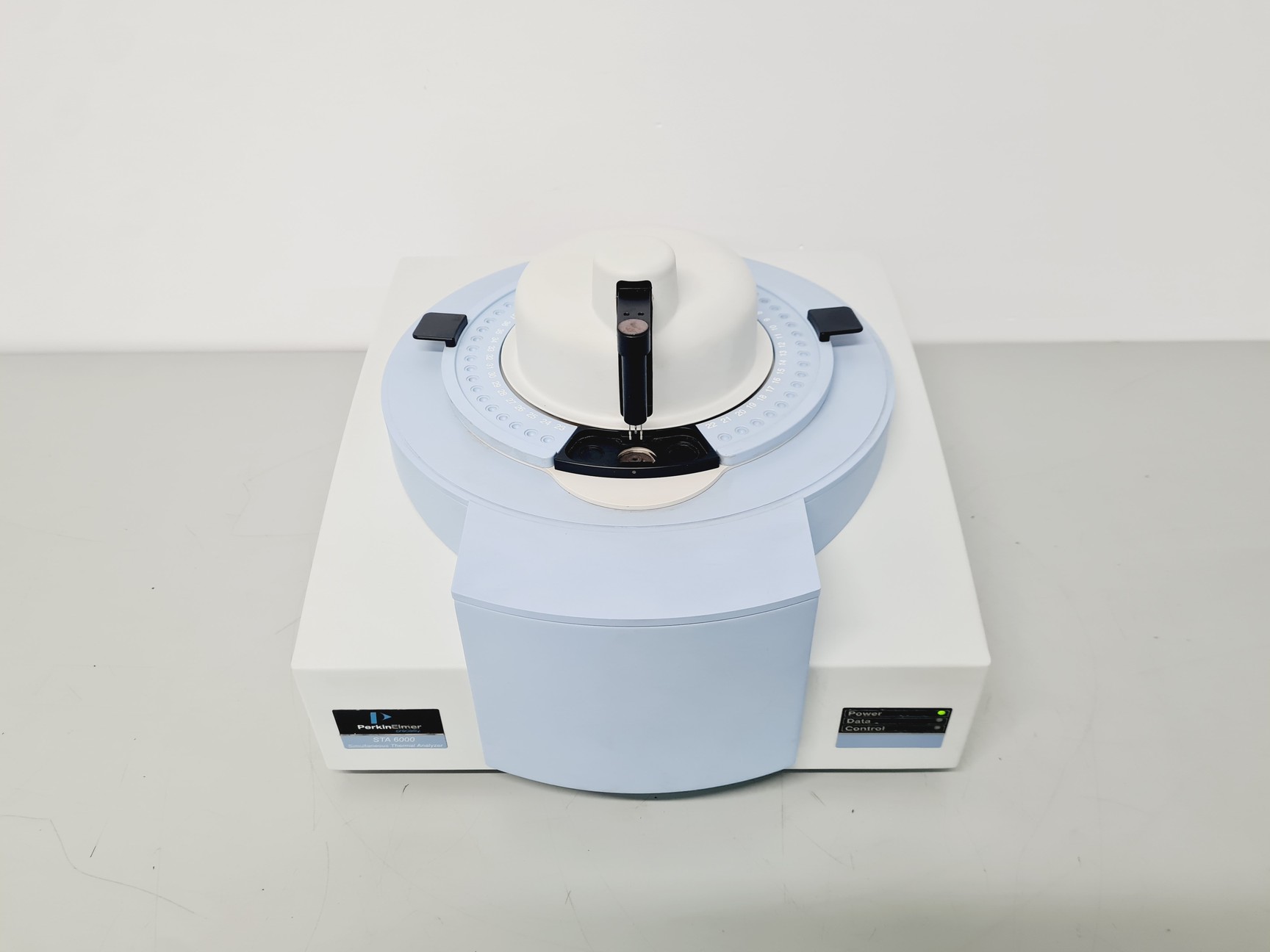 Image of Perkin Elmer STA 6000 Simultaneous Thermal Analyzer