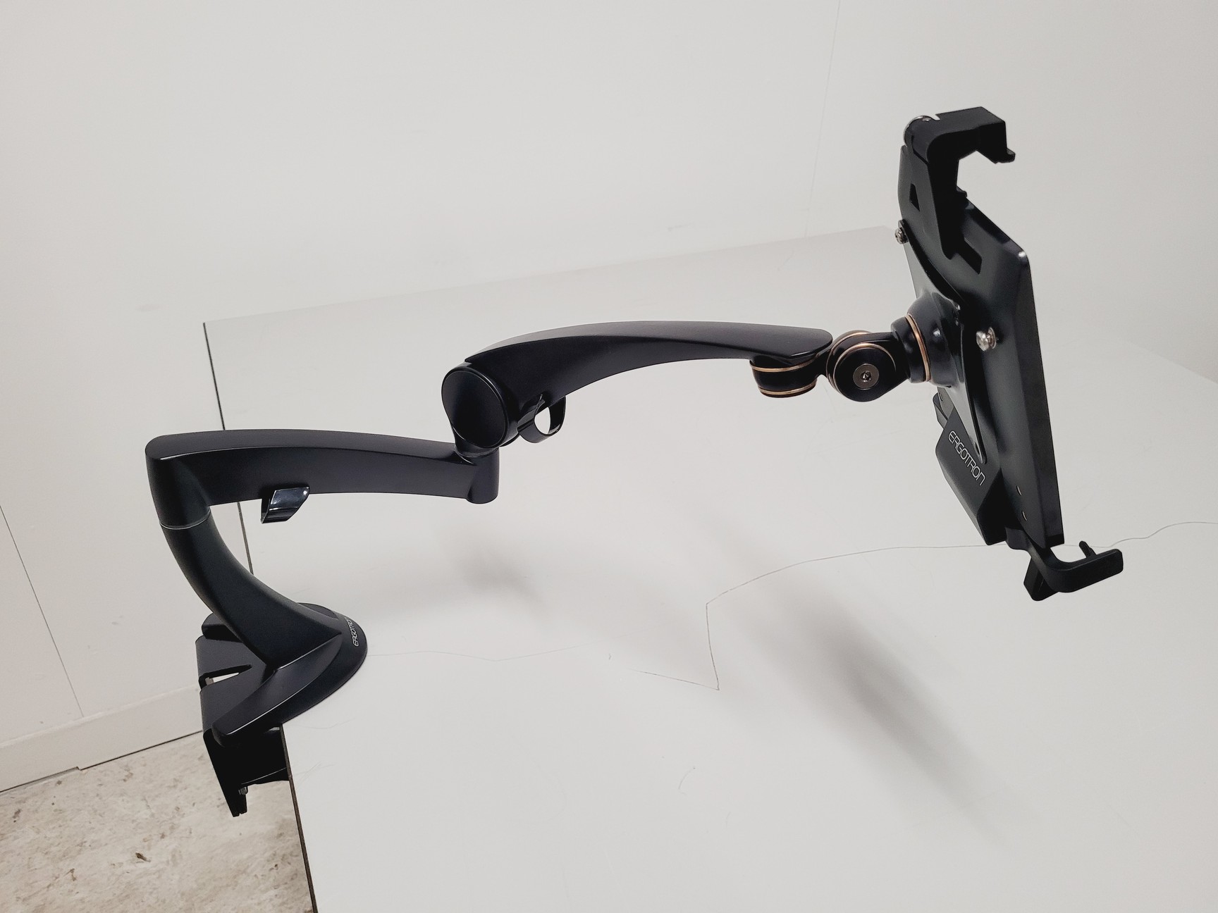 Image of Lot of 19 New Ergotron NeoFlex Desk Mount Tablet Arms 45-306-101