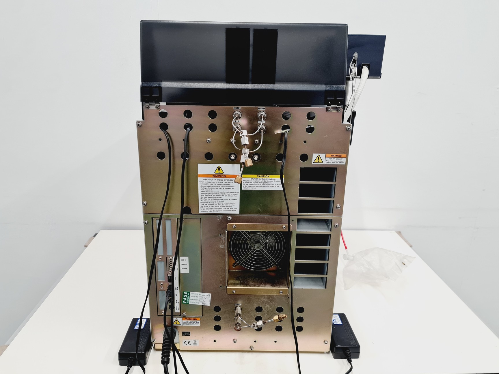 Image of Shimadzu GC-2014 Gas Chromatograph 