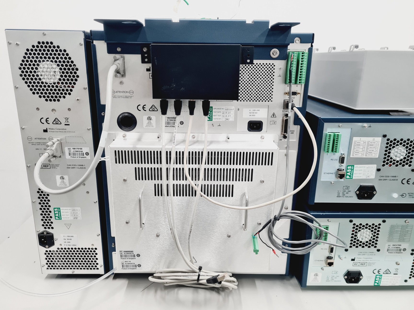 Image of Waters Alliance System w/ e2695 Separations Module, 2998 PDA , 2475 FLR 
