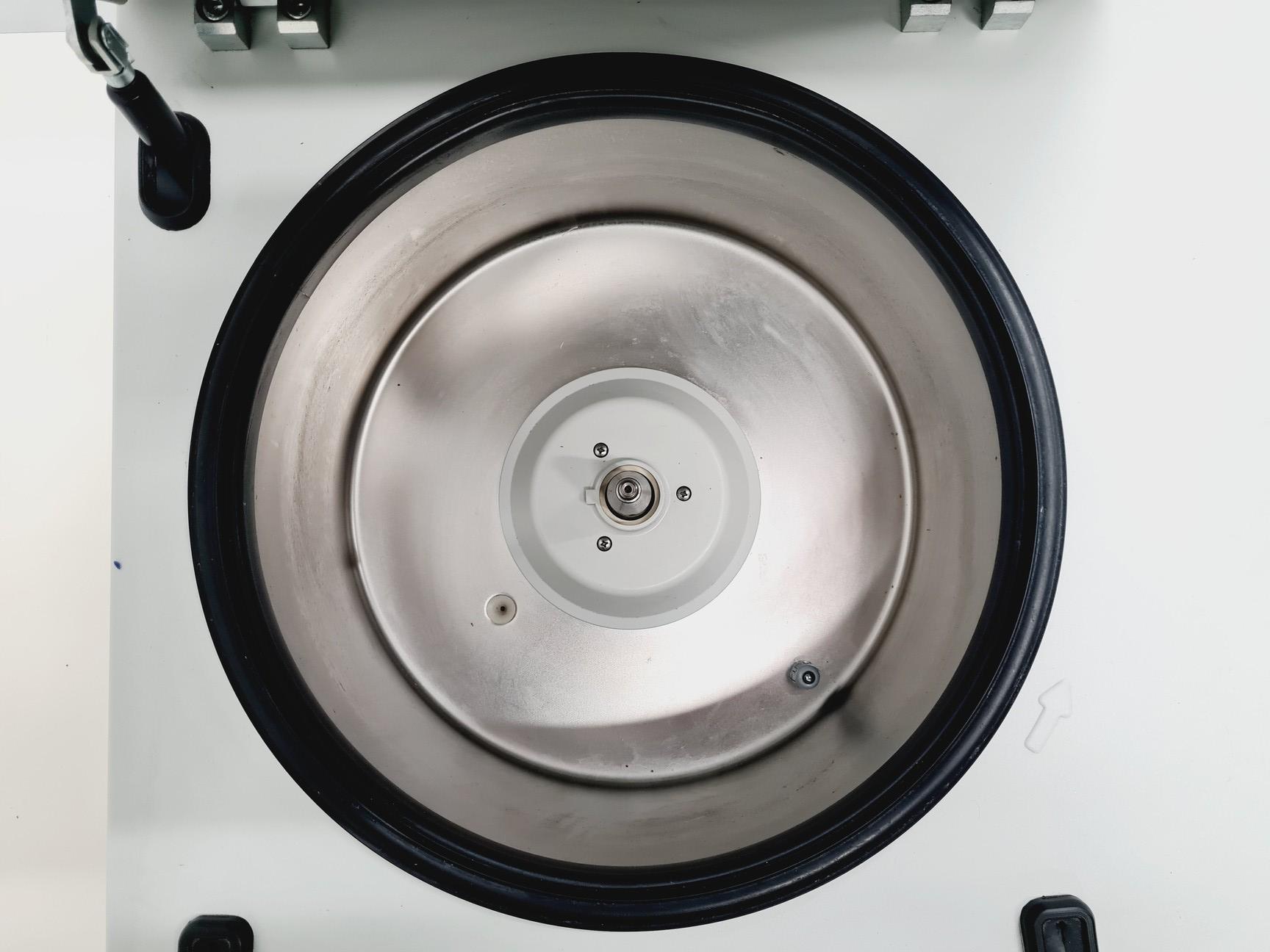 Image of Eppendorf 5804 R Centrifuge w/  Eppendorf A-4-44 Rotor Spares/Repair Lab