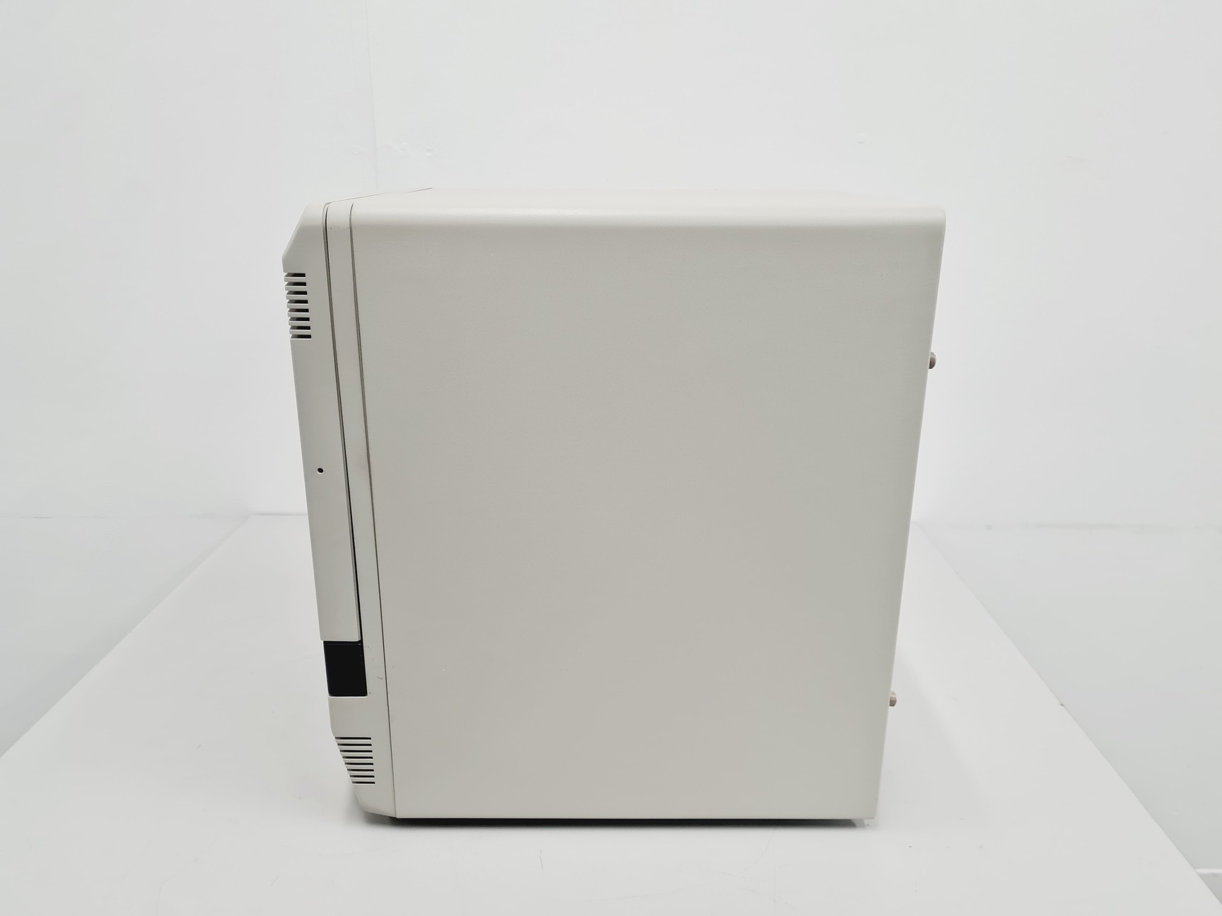 Image of Applied Biosystems 7500 Fast Real-Time PCR System Lab