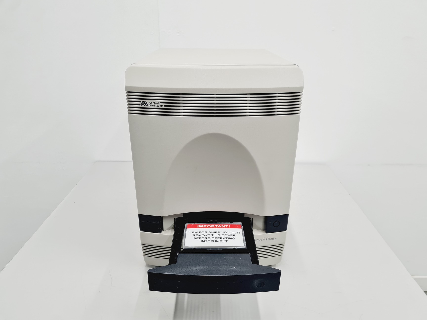Image of Applied Biosystems 7500 Fast Real-Time PCR System Lab