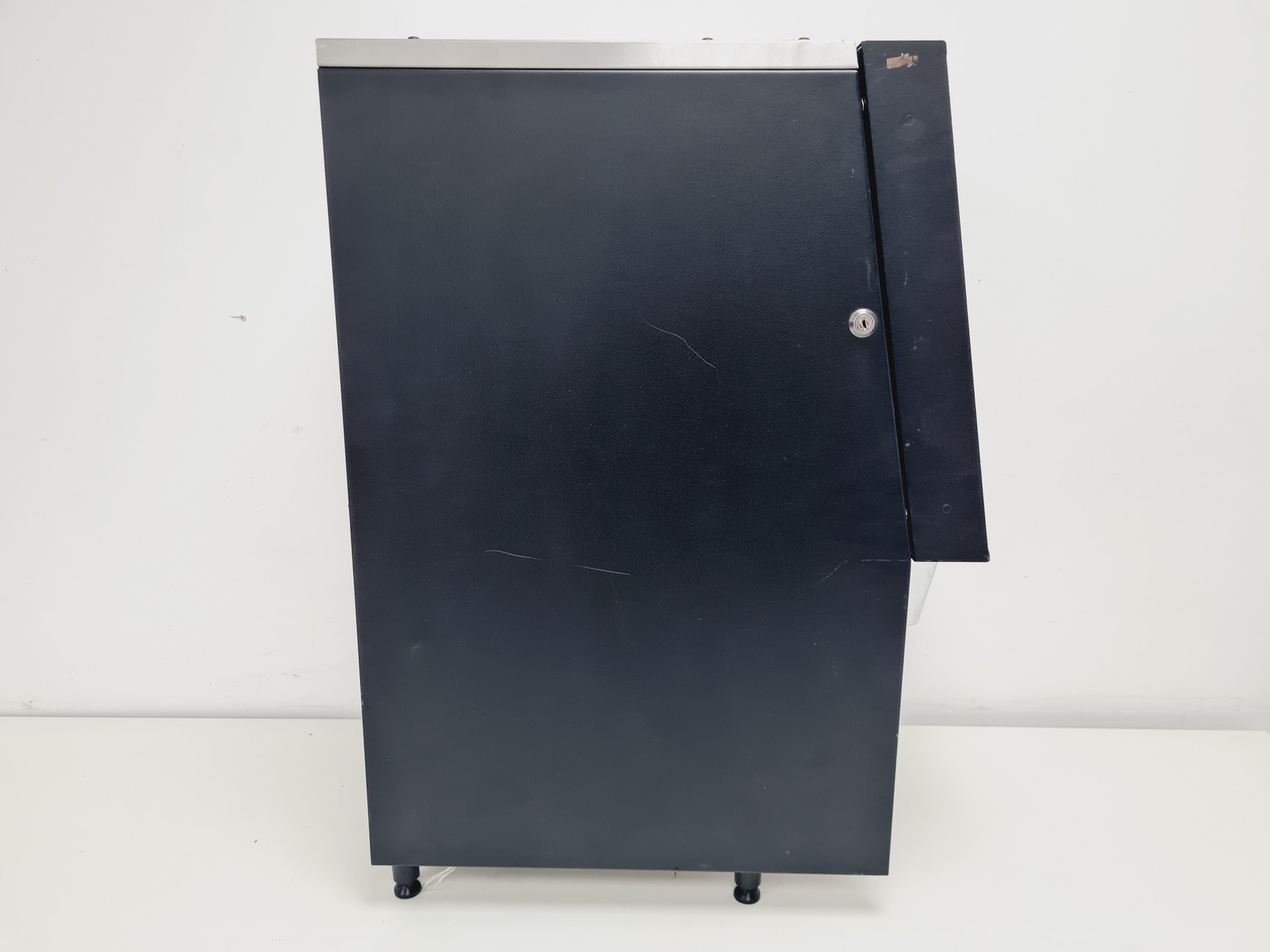 Image of Coffetek Gourmet Vitro 6 4 Cannister Touch Display Coffee Machine