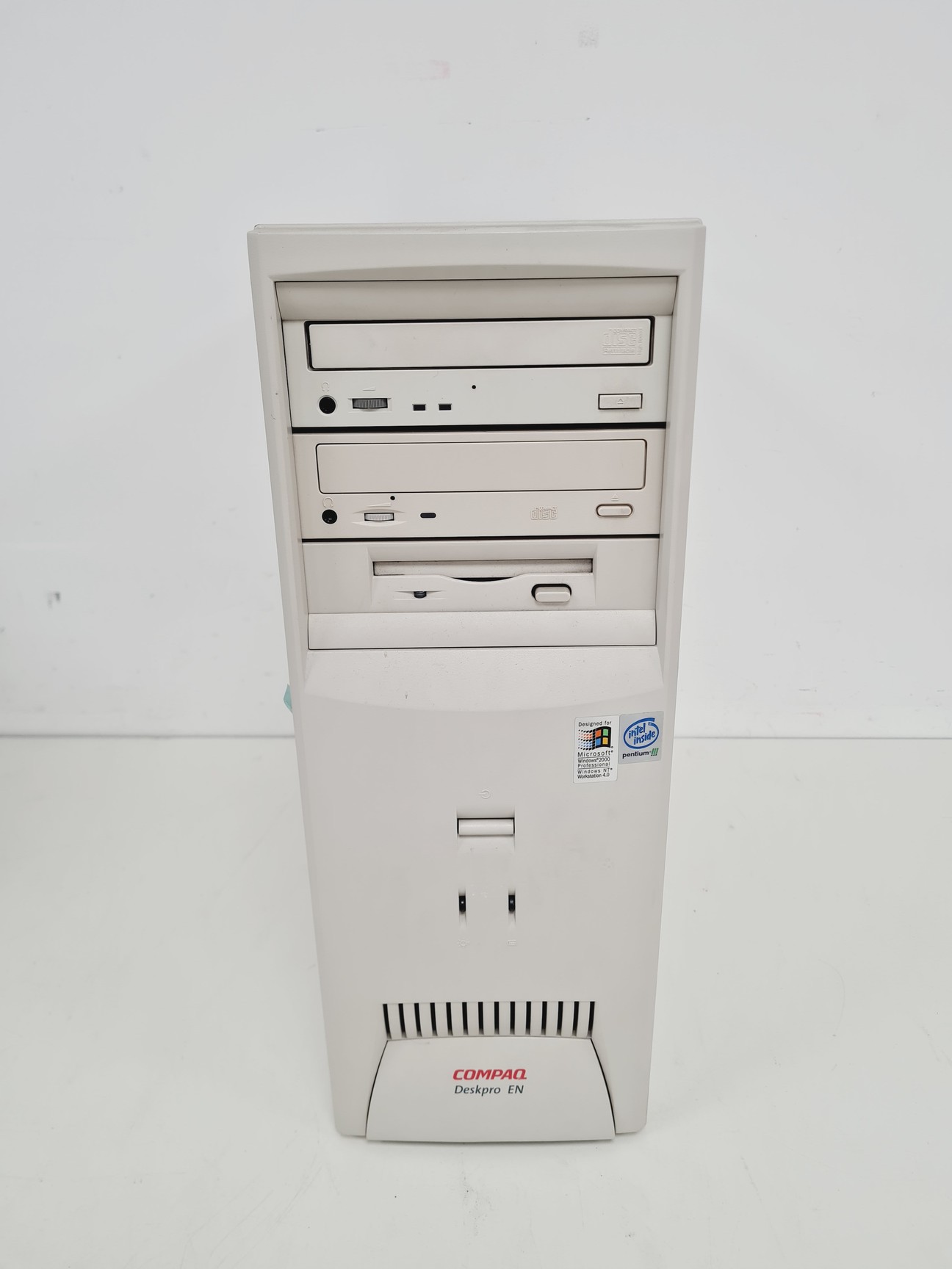 Image of Hitachi S-4300 Scanning Electron Microscope (SEM) System - Spares/Repair Lab