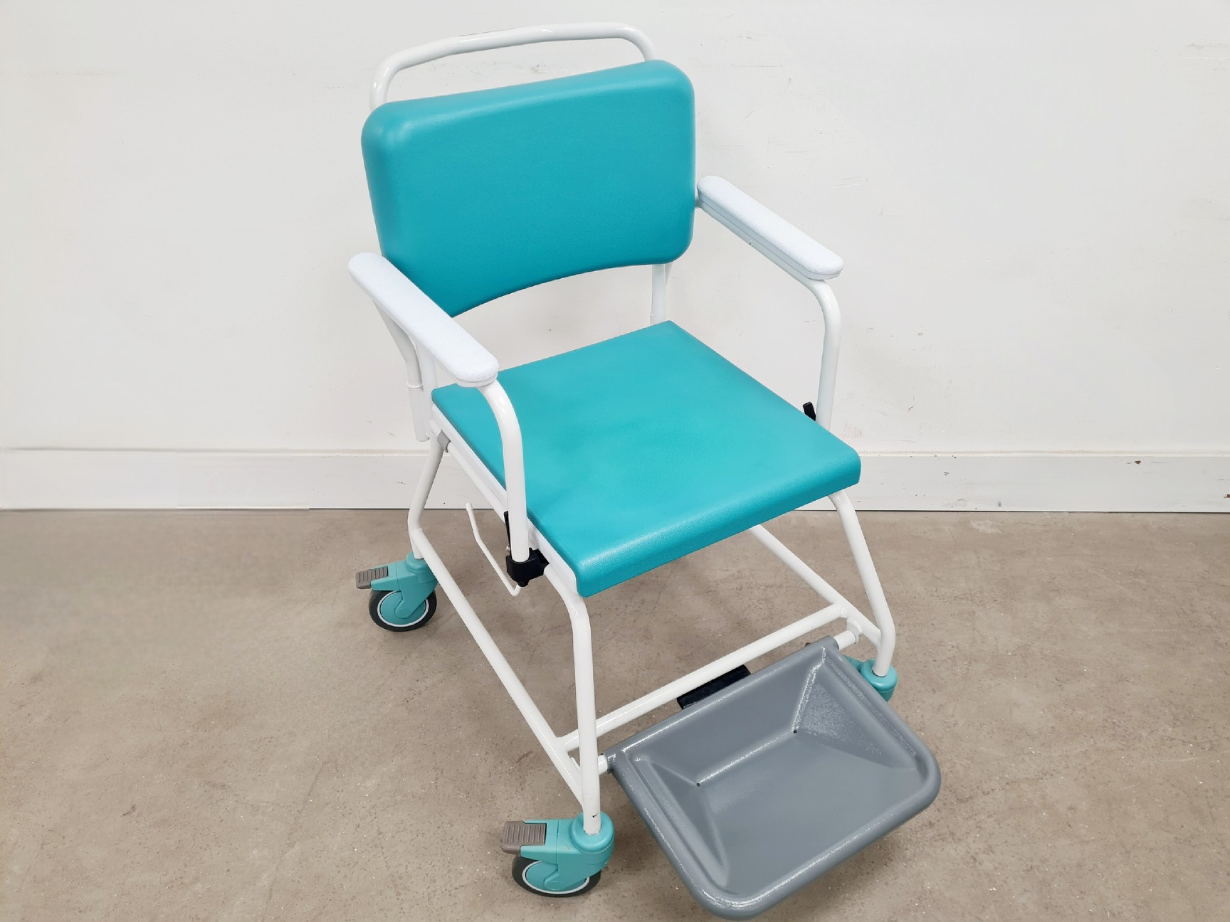 Image of Vernacare Vernachair All-In-One Commode