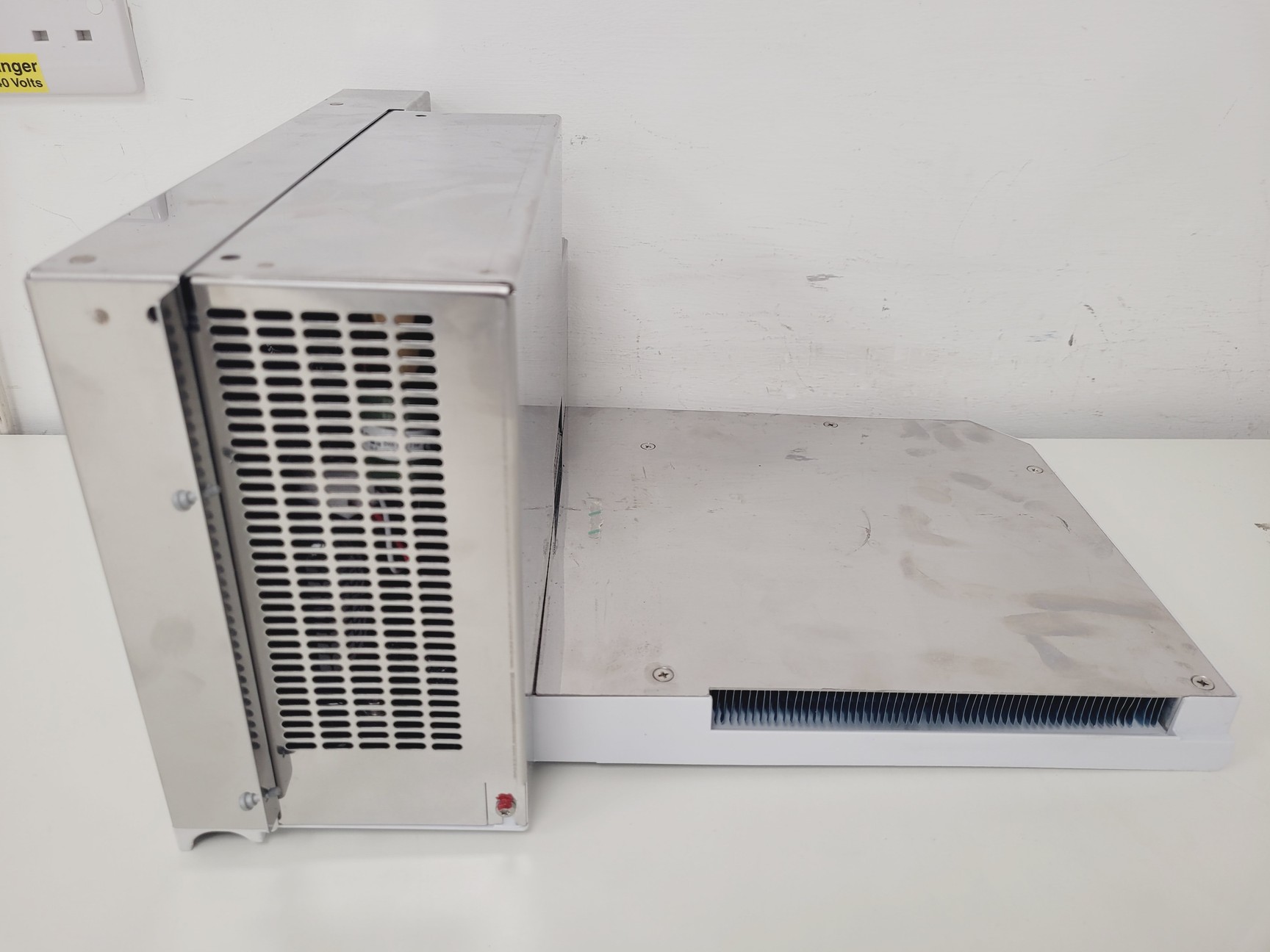 Image of Agilent Technologies G7167-60005 Sample Thermostat Lab
