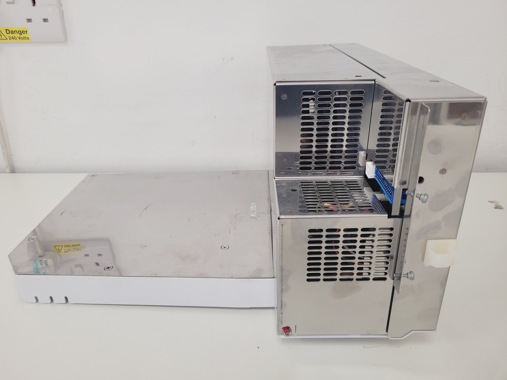 Image of Agilent Technologies G7167-60005 Sample Thermostat Lab