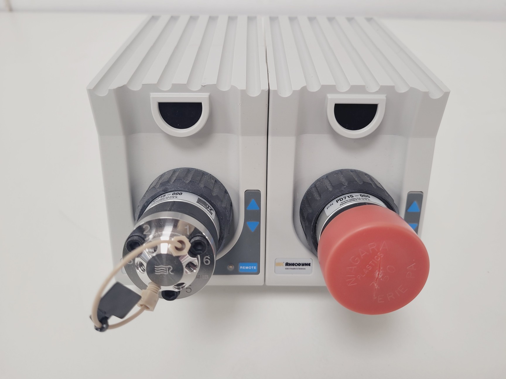 Image of 2 x Rheodyne MX Series II MXT715-000 Switching Valves Lab