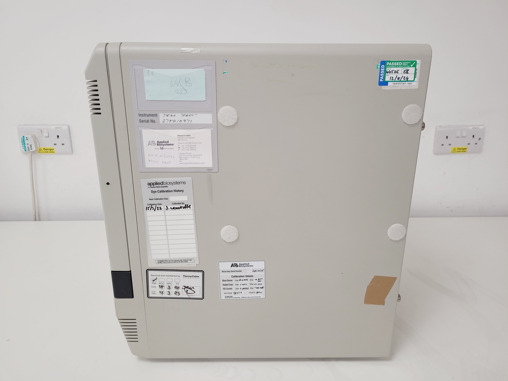 Image of Applied Biosystems 7500 Fast Real-Time PCR System Lab