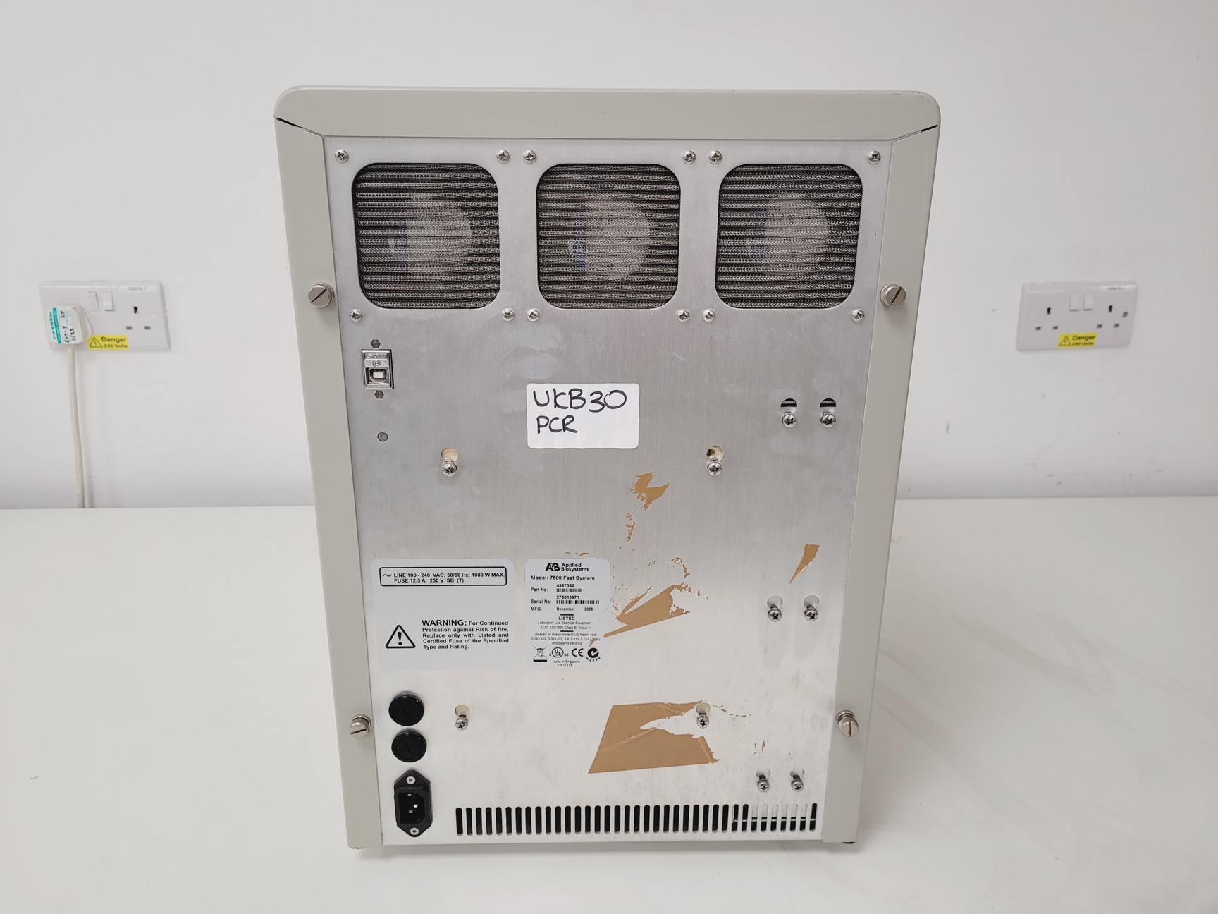 Image of Applied Biosystems 7500 Fast Real-Time PCR System Lab