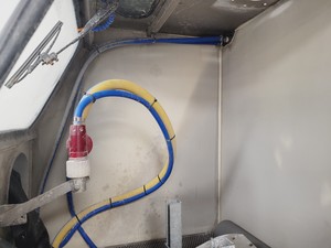 Thumbnail image of Vixen Aqua Blast 915 Wet Blasting Cabinet with Air Compressor and Salt Trolley 