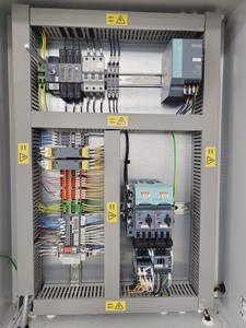 Thumbnail image of Vixen Aqua Blast 915 Wet Blasting Cabinet with Air Compressor and Salt Trolley