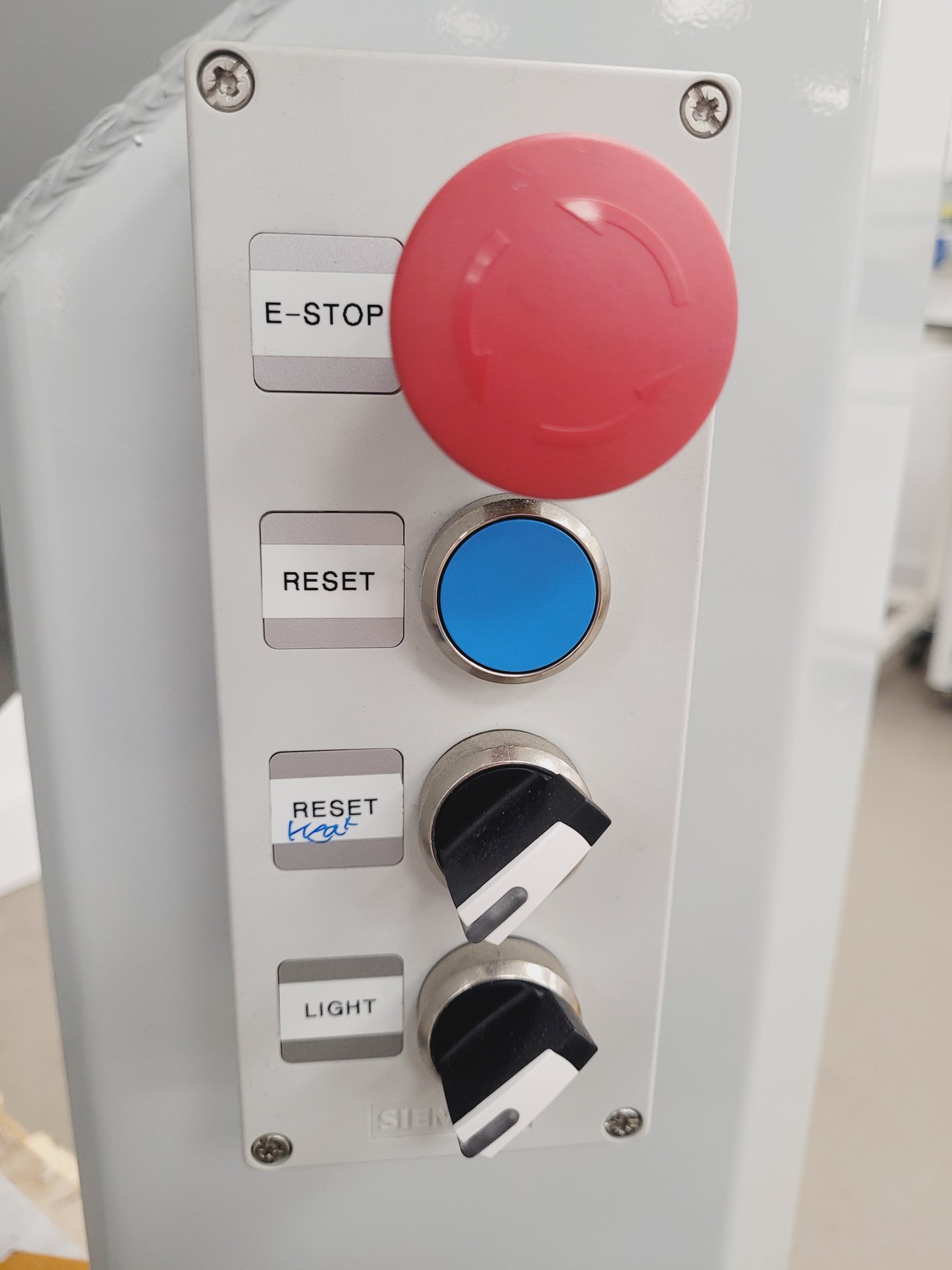 Image of Vixen Aqua Blast 915 Wet Blasting Cabinet with Air Compressor and Salt Trolley