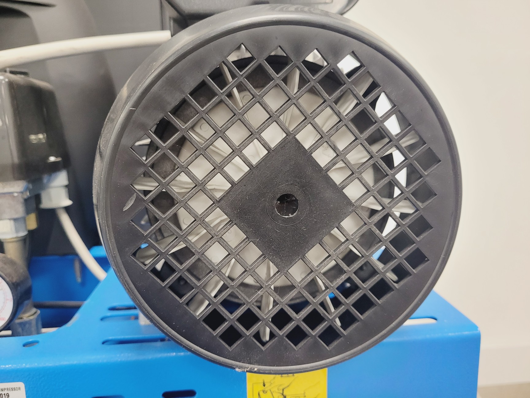 Image of Vixen Aqua Blast 915 Wet Blasting Cabinet with Air Compressor and Salt Trolley