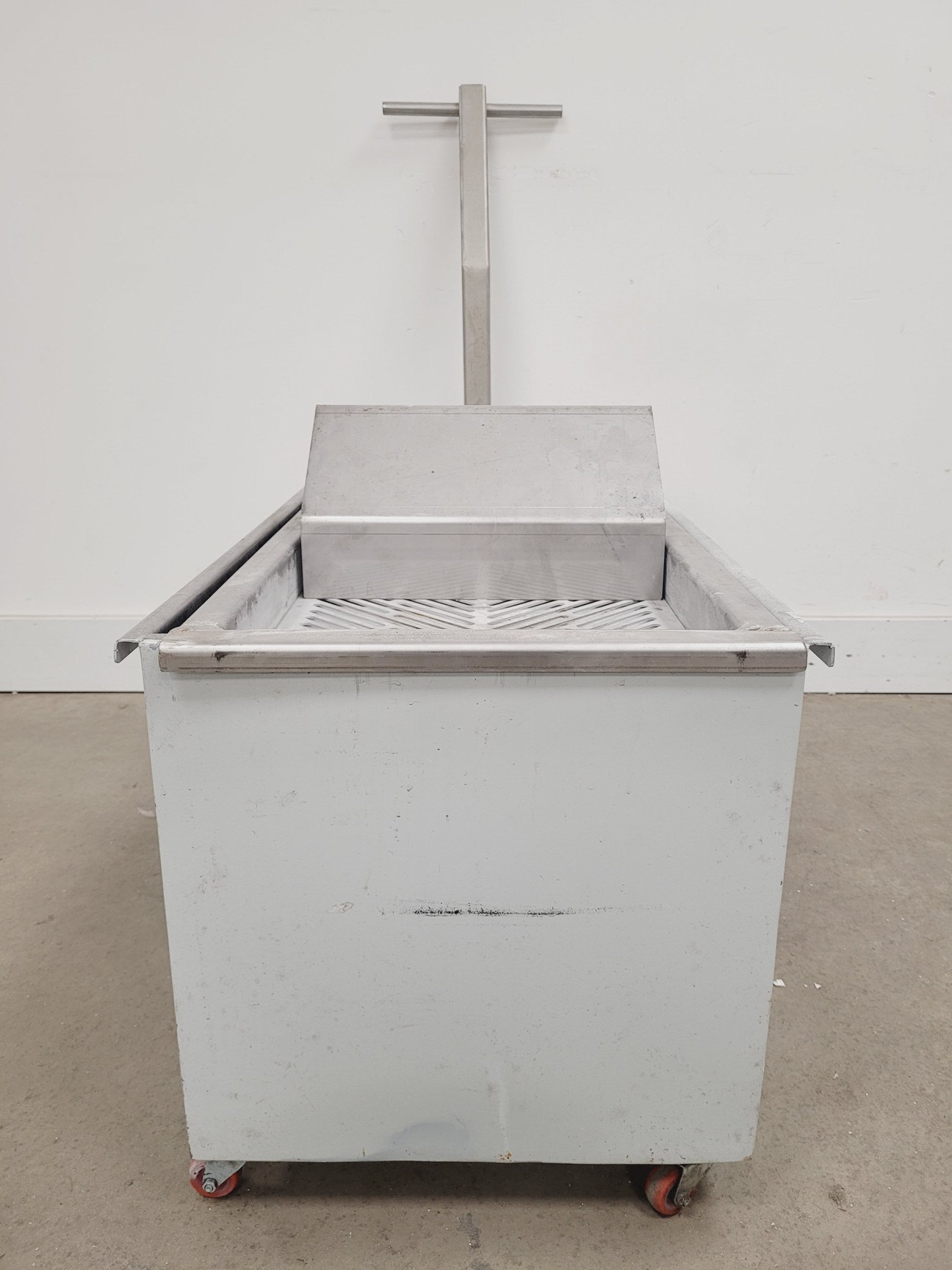 Image of Vixen Aqua Blast 915 Wet Blasting Cabinet with Air Compressor and Salt Trolley