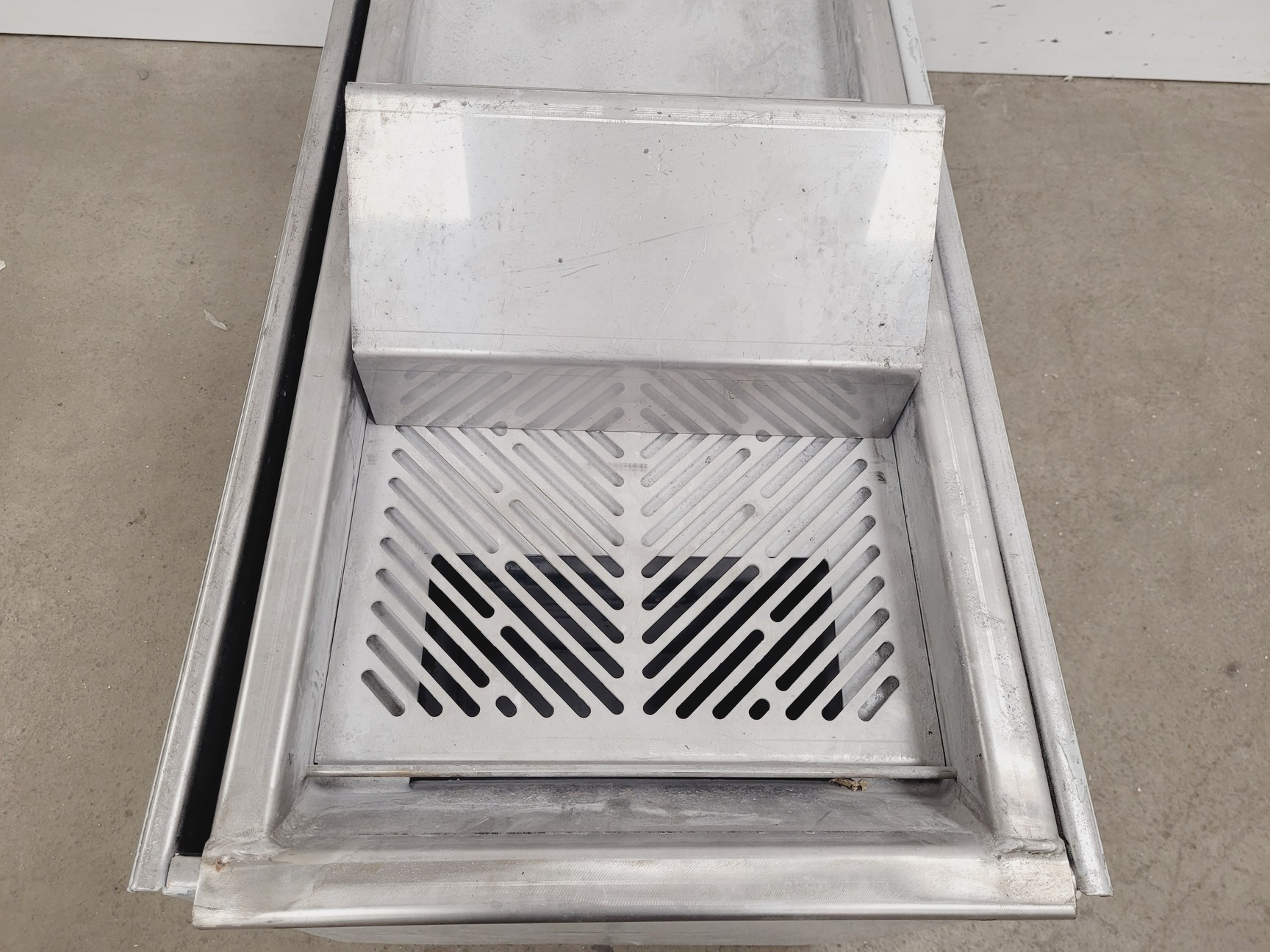 Image of Vixen Aqua Blast 915 Wet Blasting Cabinet with Air Compressor and Salt Trolley