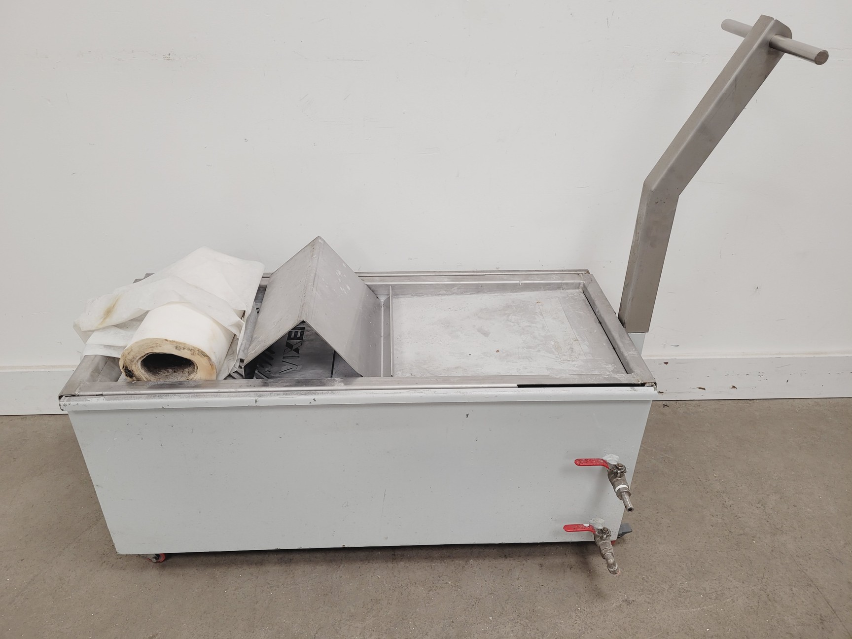 Image of Vixen Aqua Blast 915 Wet Blasting Cabinet with Air Compressor and Salt Trolley
