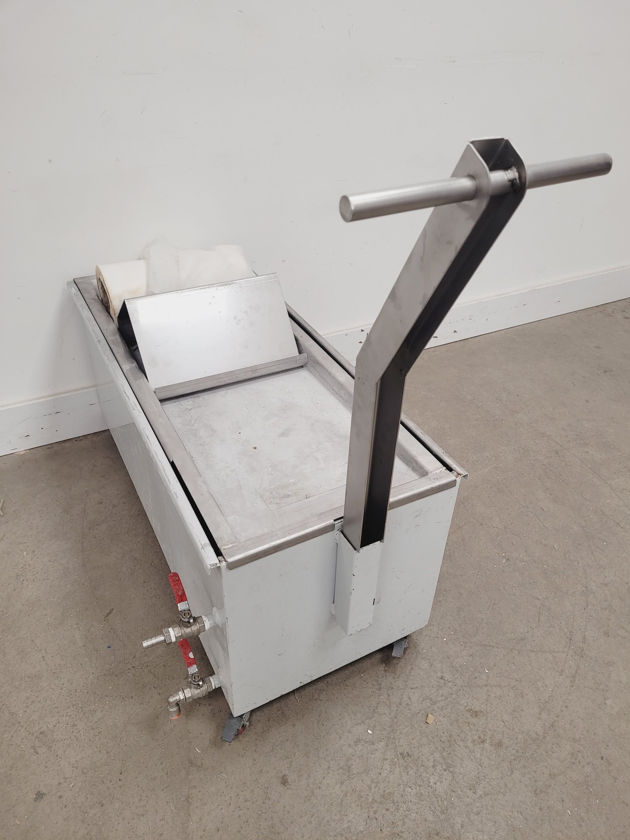 Image of Vixen Aqua Blast 915 Wet Blasting Cabinet with Air Compressor and Salt Trolley