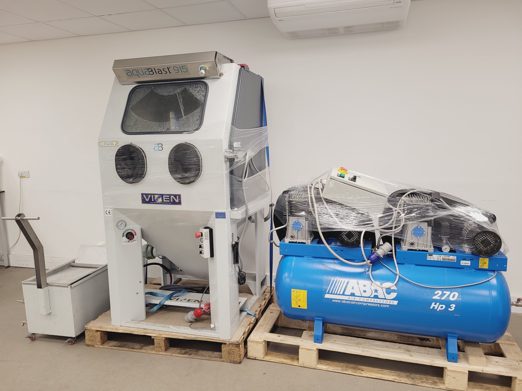 Image of Vixen Aqua Blast 915 Wet Blasting Cabinet with Air Compressor and Salt Trolley