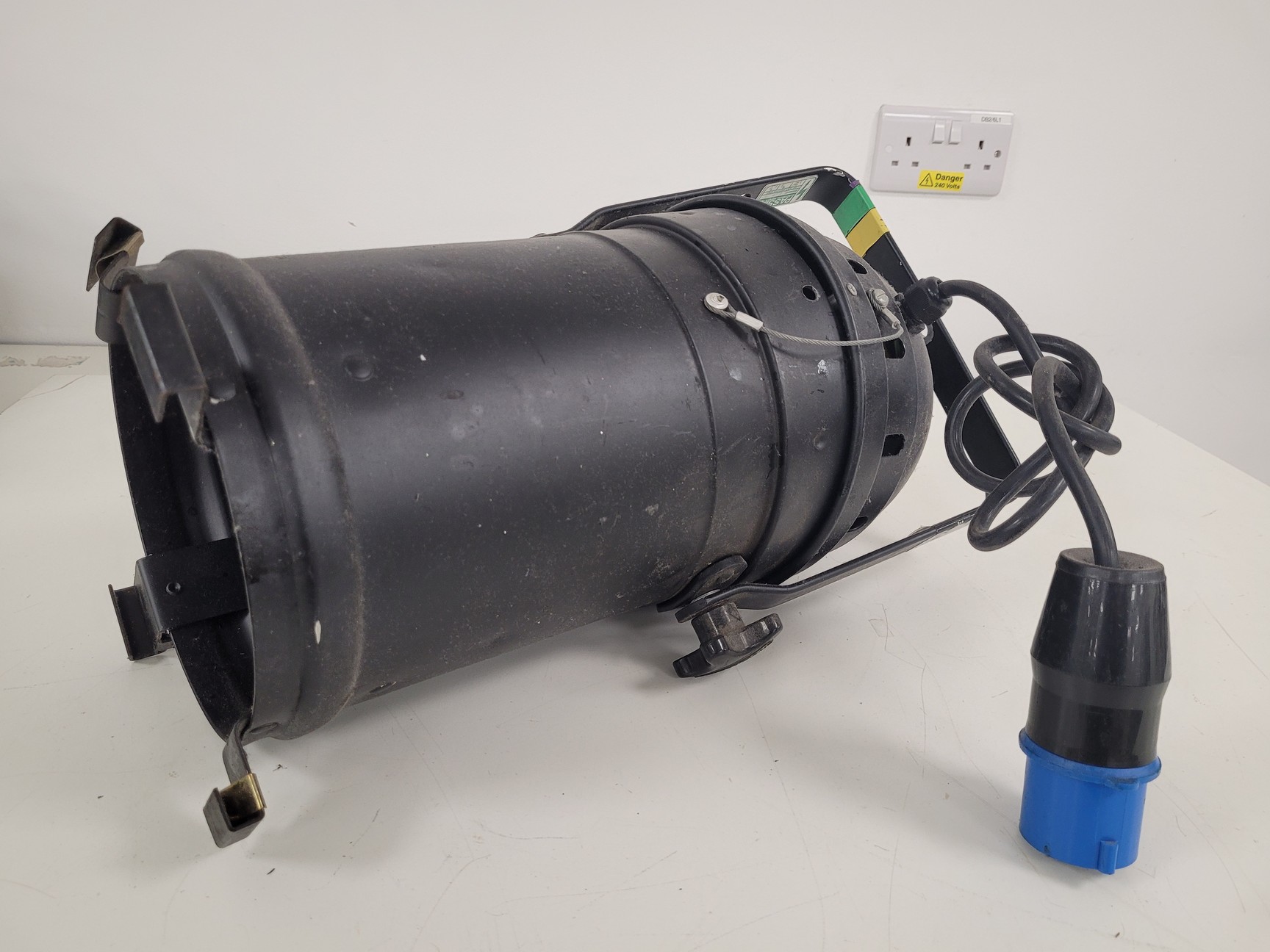 Image of Mixed Lighting Equipment -  Club Scan 250CT Robe, MAC 250TM Light etc