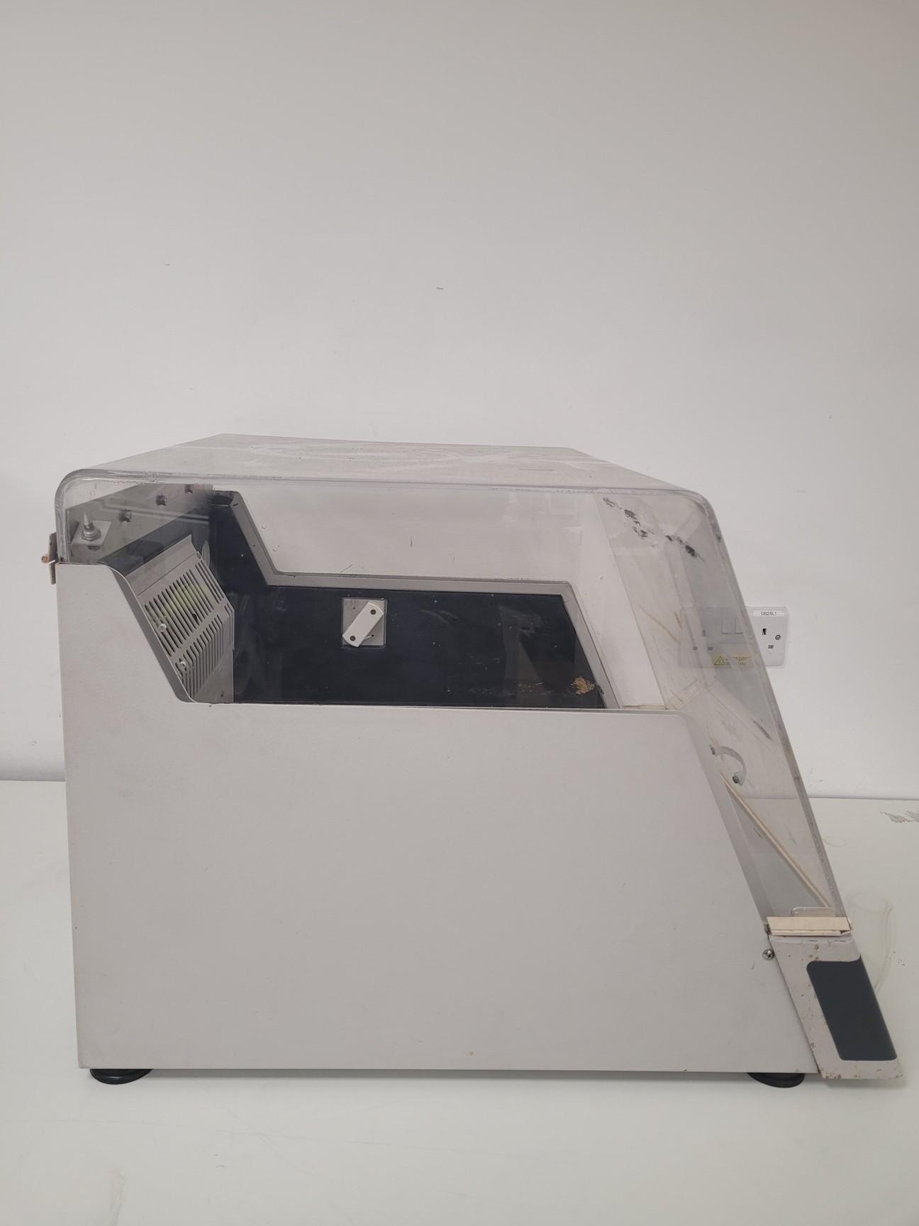 Image of New Brunswick Scientific Innova 4000 Benchtop Incubator Shaker Lab