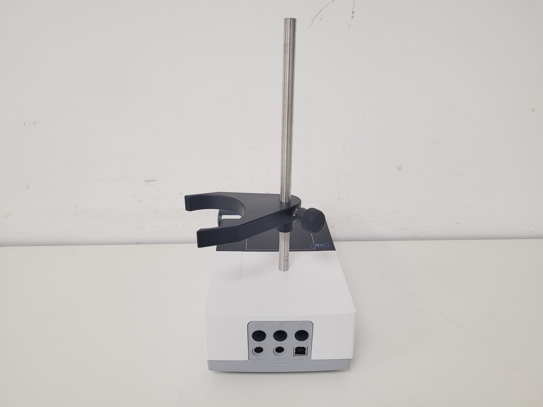 Image of SI Analytics TitroLine 7500 KF Trace Lab