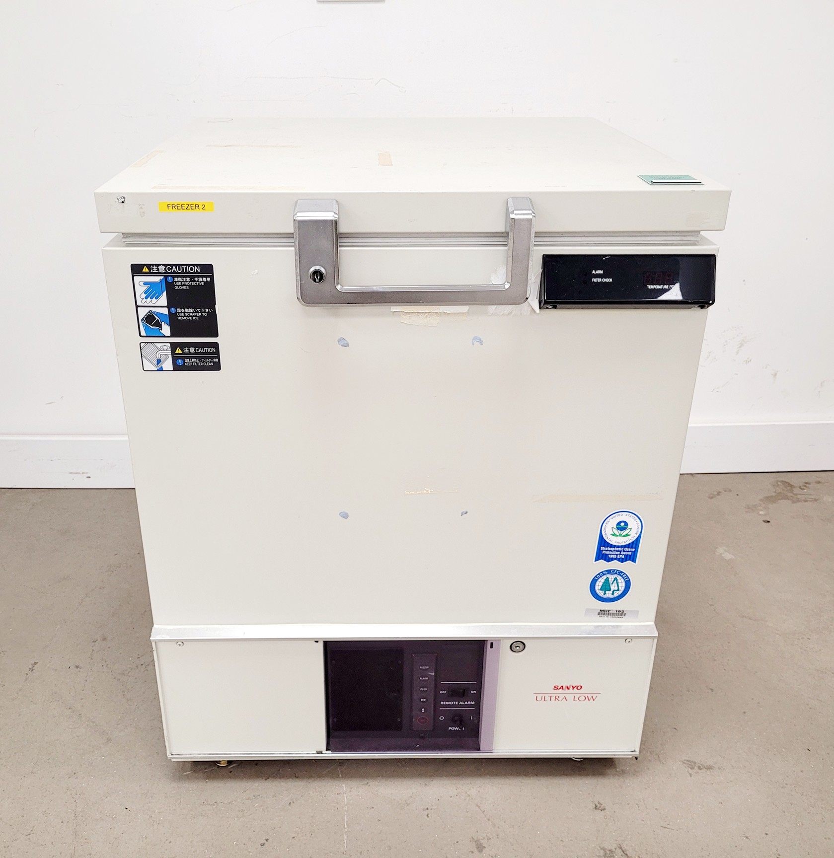 Image of Sanyo MDF-192 Ultra Low-Temperature Freezer Lab