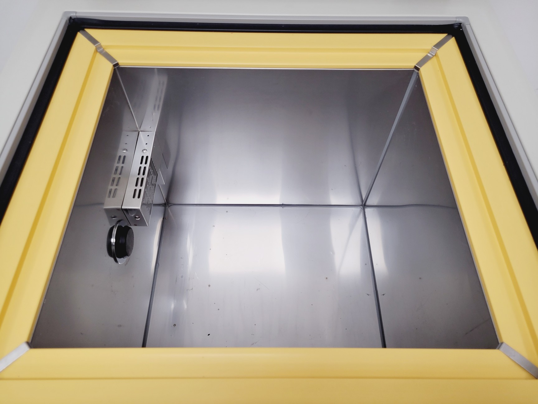 Image of Sanyo MDF-192 Ultra Low-Temperature Freezer Lab