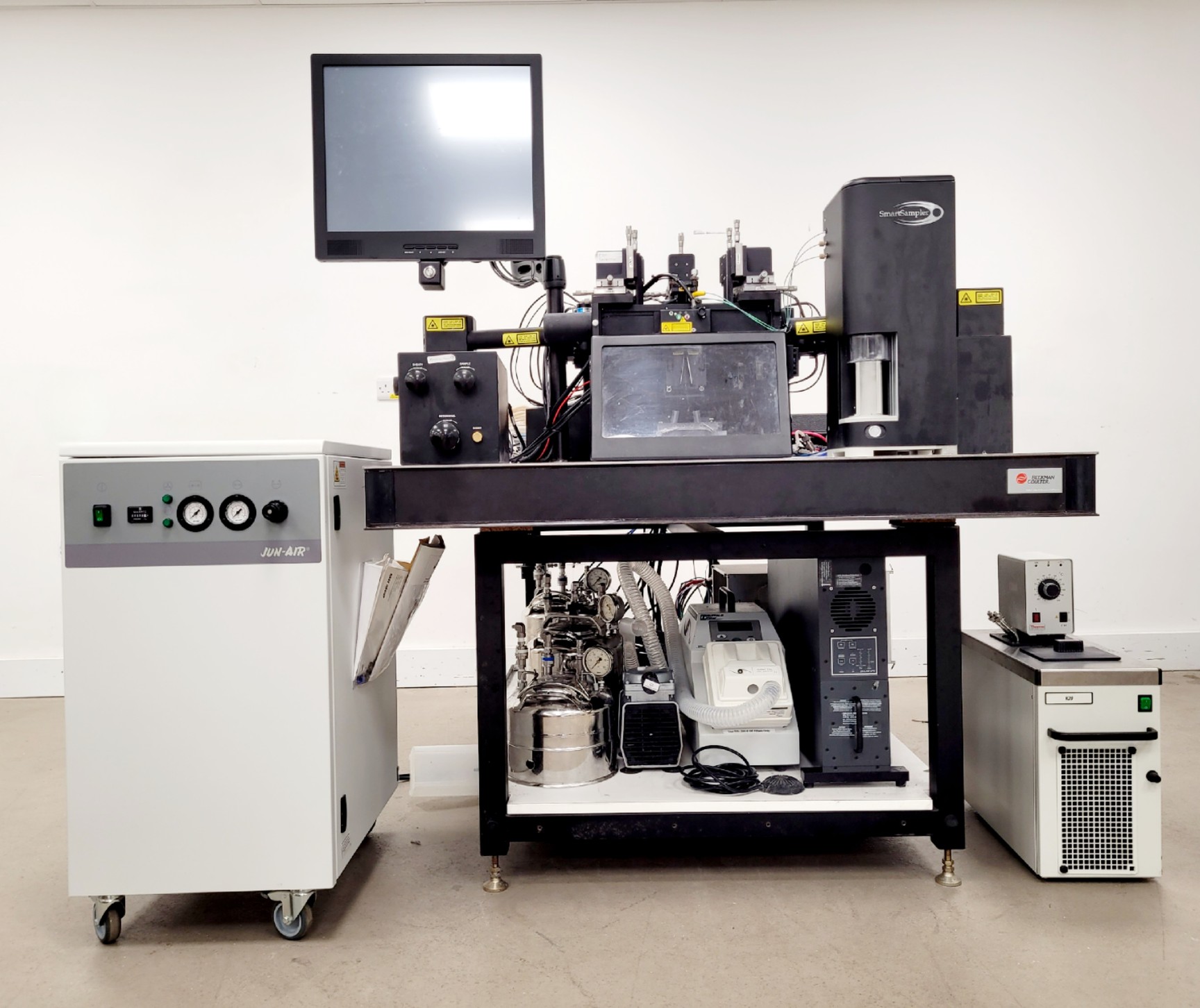 Image of Beckman Coulter MoFlo XDP Cell Sorter Laser Cytomation System + Optics Table Lab