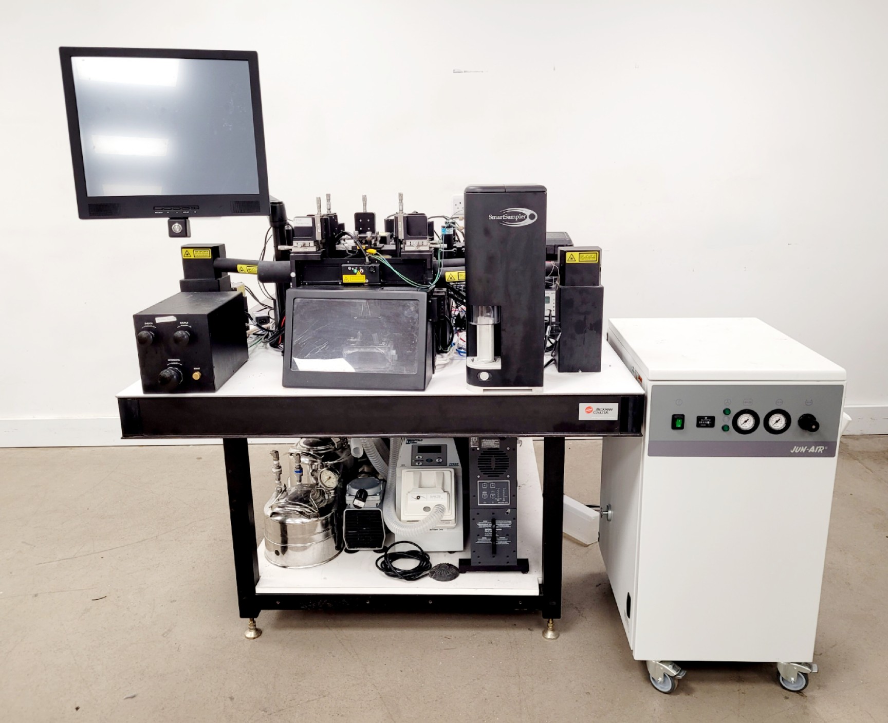Image of Beckman Coulter MoFlo XDP Cell Sorter Laser Cytomation System + Optics Table Lab