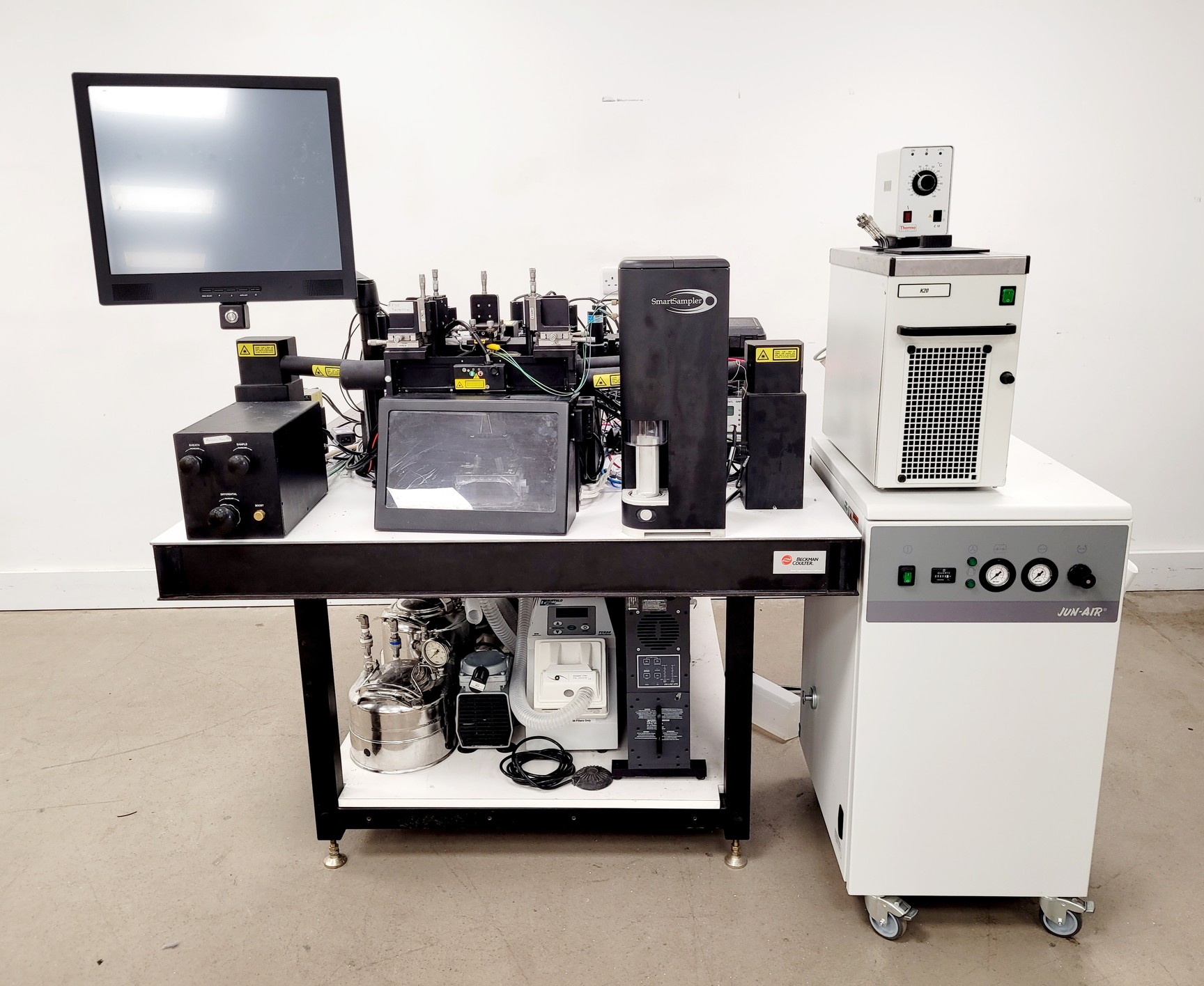 Image of Beckman Coulter MoFlo XDP Cell Sorter Laser Cytomation System + Optics Table Lab