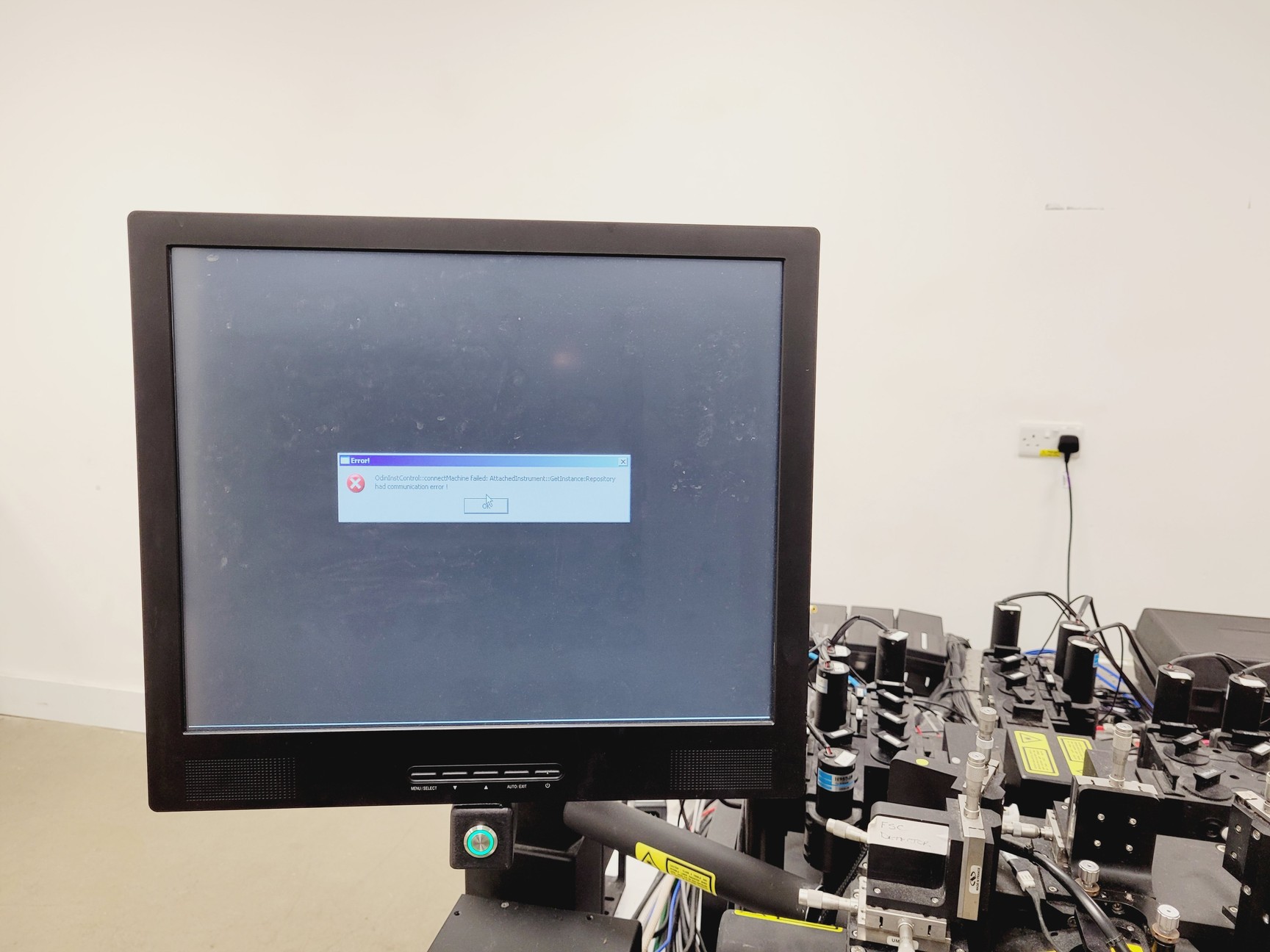 Image of Beckman Coulter MoFlo XDP Cell Sorter Laser Cytomation System + Optics Table Lab