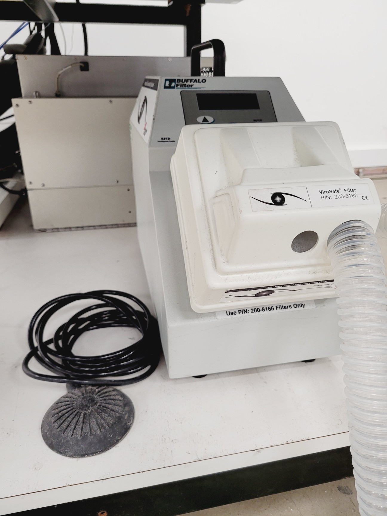 Image of Beckman Coulter MoFlo XDP Cell Sorter Laser Cytomation System + Optics Table Lab