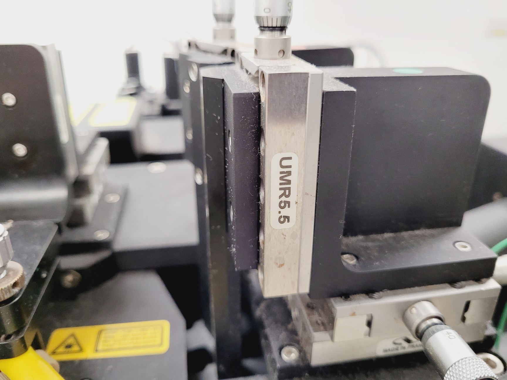 Image of Beckman Coulter MoFlo XDP Cell Sorter Laser Cytomation System + Optics Table Lab