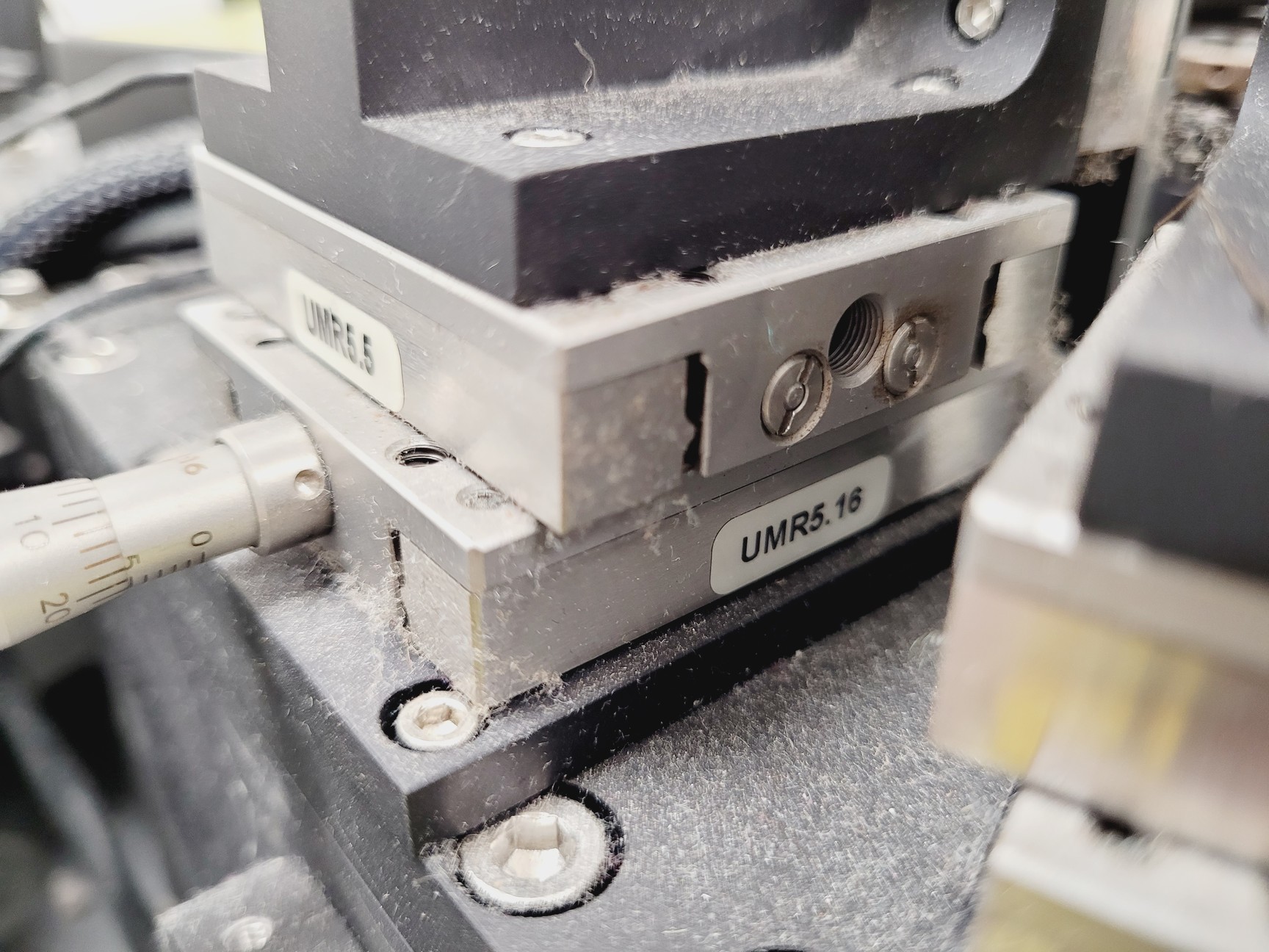Image of Beckman Coulter MoFlo XDP Cell Sorter Laser Cytomation System + Optics Table Lab