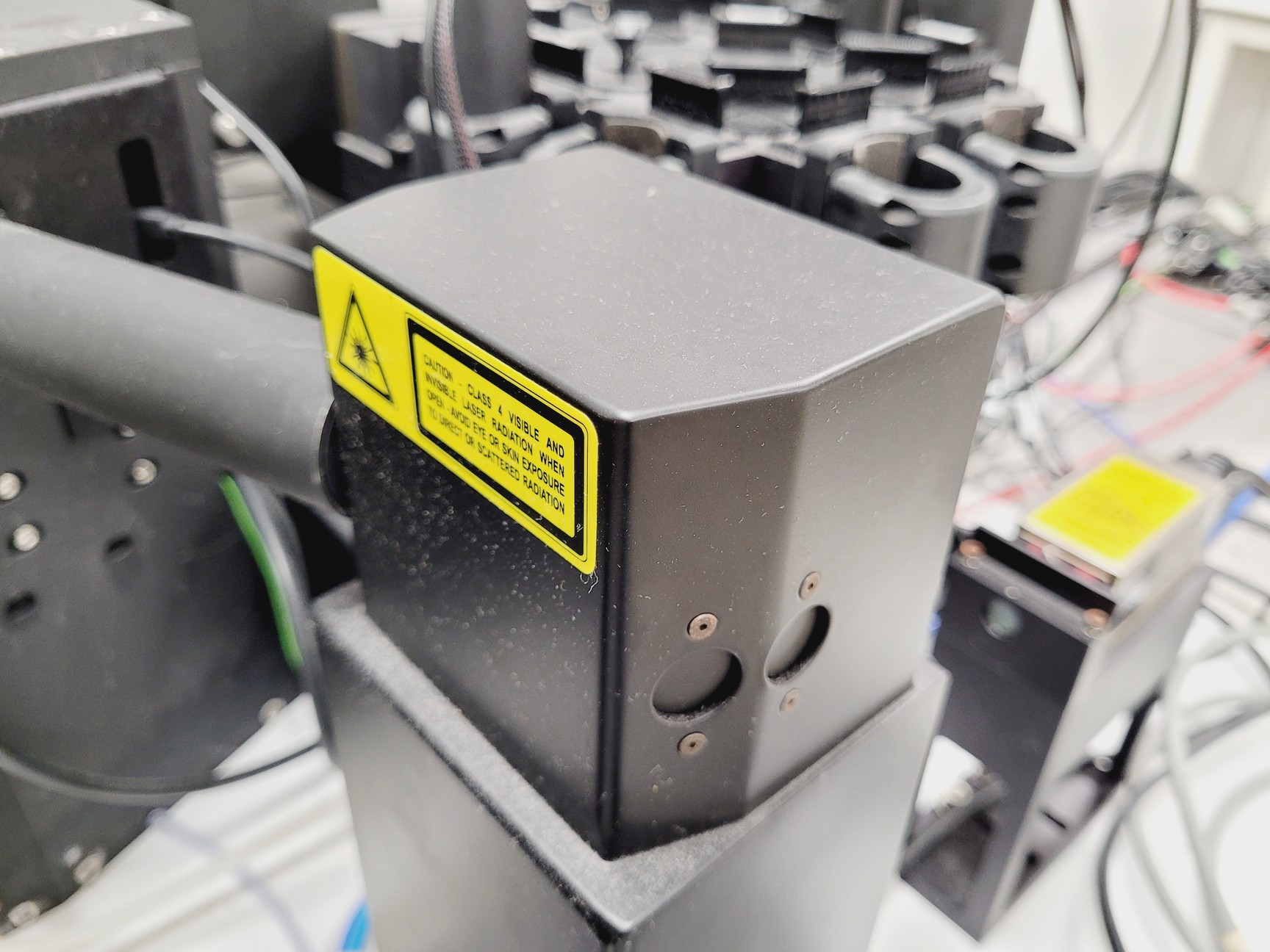 Image of Beckman Coulter MoFlo XDP Cell Sorter Laser Cytomation System + Optics Table Lab