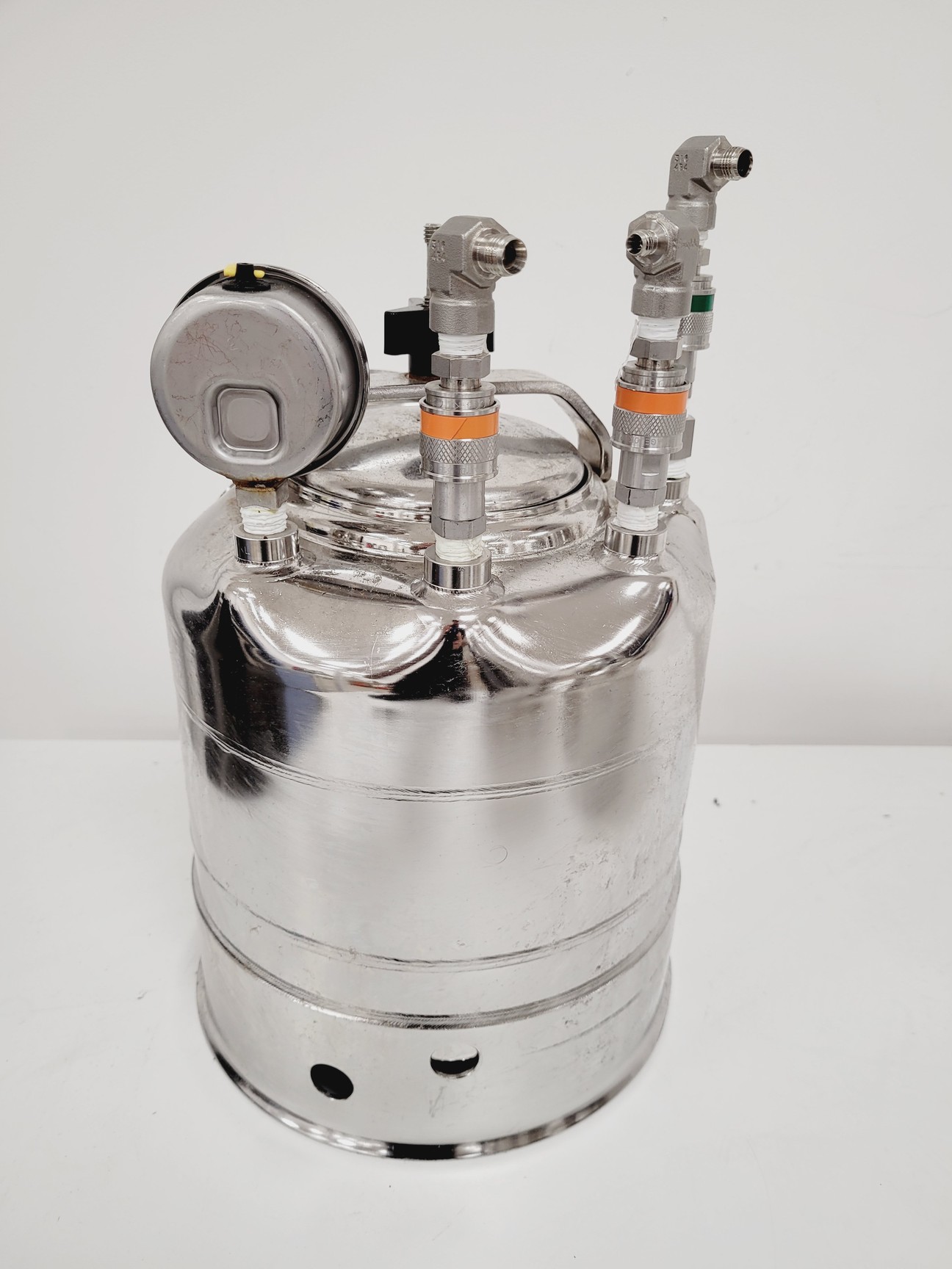 Image of Beckman Coulter MoFlo XDP Cell Sorter Laser Cytomation System + Optics Table Lab