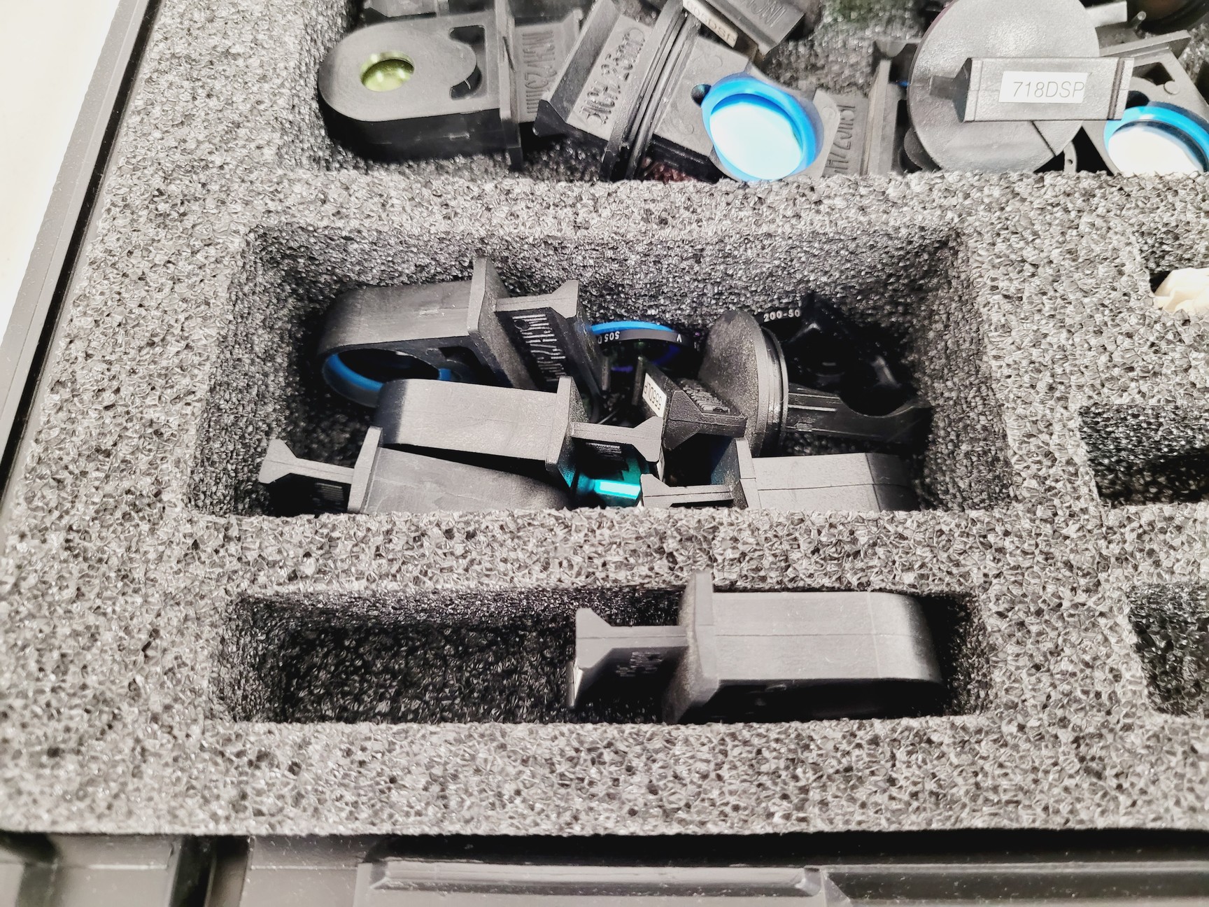 Image of Beckman Coulter MoFlo XDP Cell Sorter Laser Cytomation System + Optics Table Lab