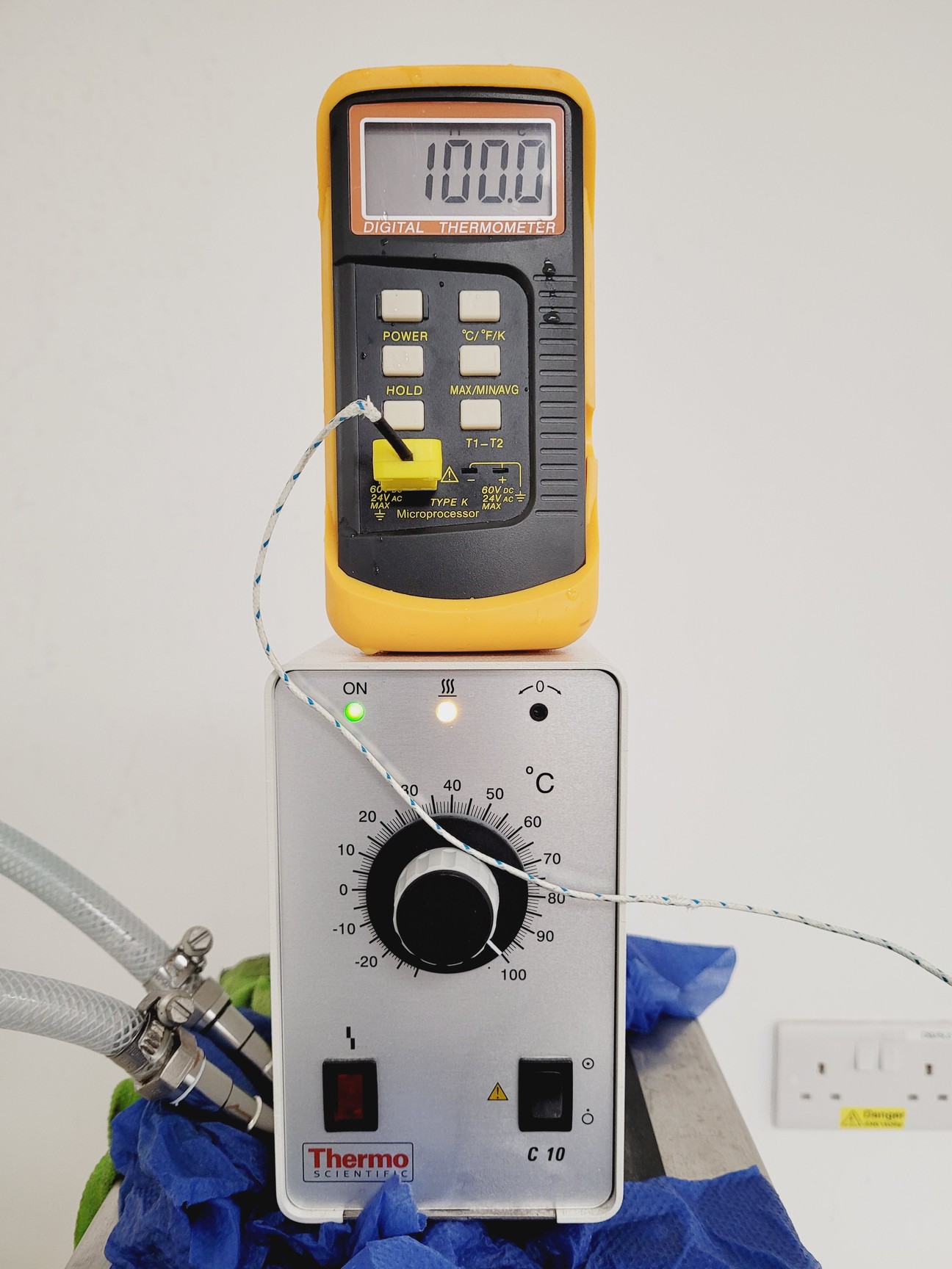 Image of Beckman Coulter MoFlo XDP Cell Sorter Laser Cytomation System + Optics Table Lab